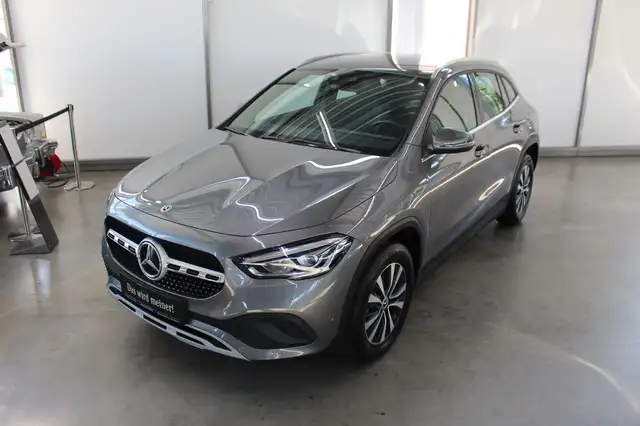 Mercedes-Benz GLA 200 Style LED Kamera Ambiente EASY PACK Heck