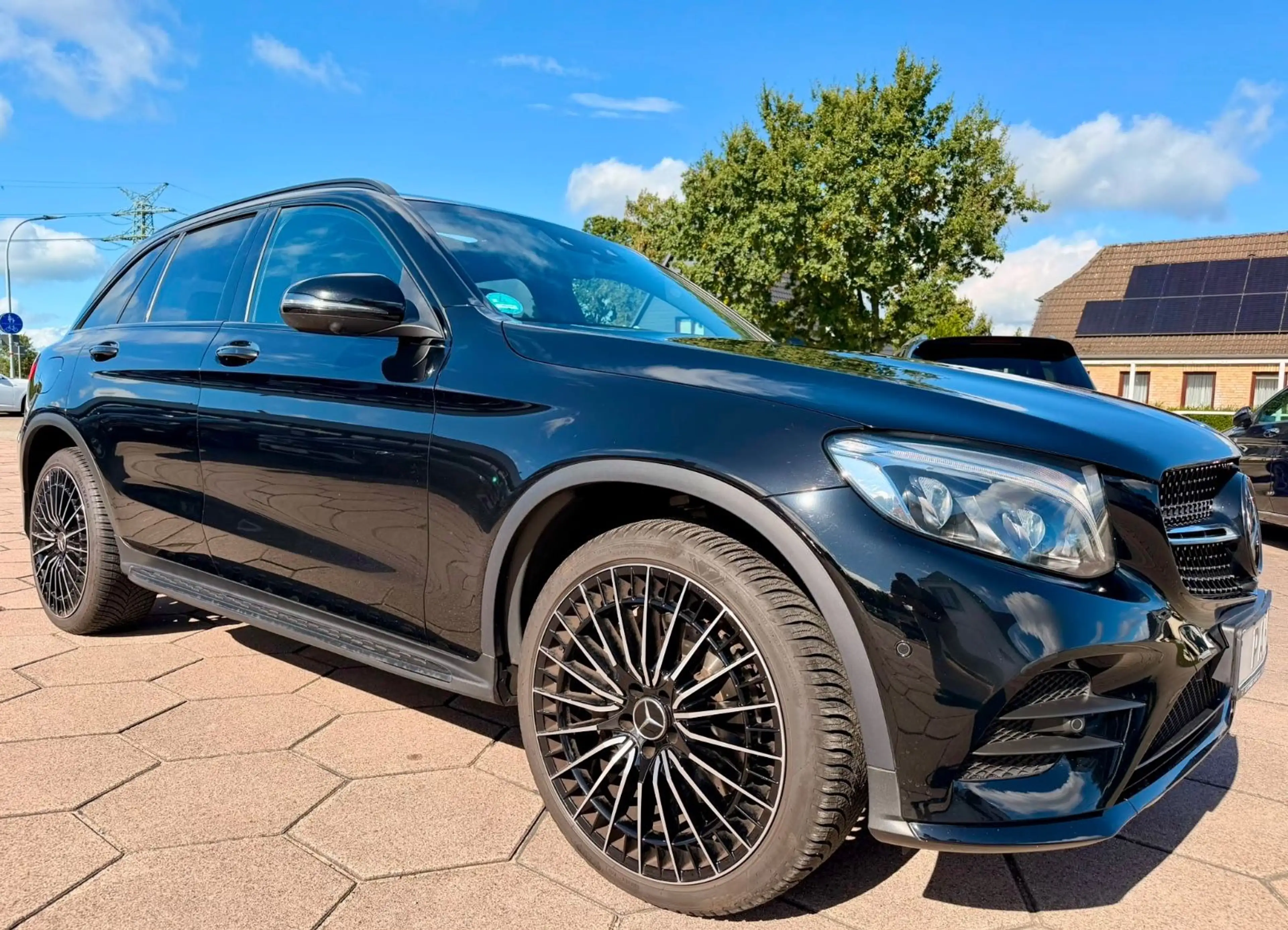 Mercedes-Benz GLC 250 4Matic AMG Line DISTRONIC+ PANO 360° AHK — photo 4