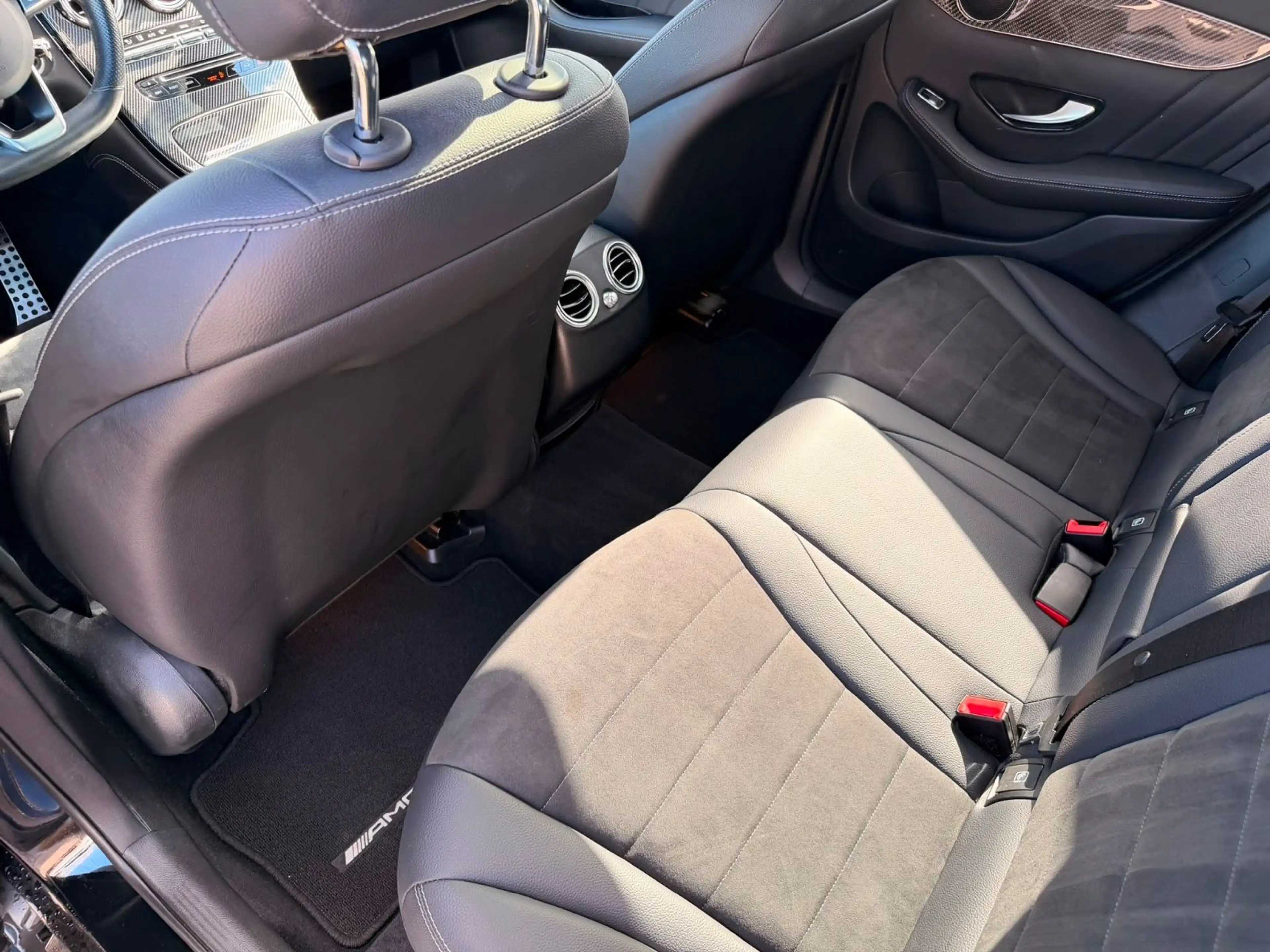Mercedes-Benz GLC 250 4Matic AMG Line DISTRONIC+ PANO 360° AHK — photo 15