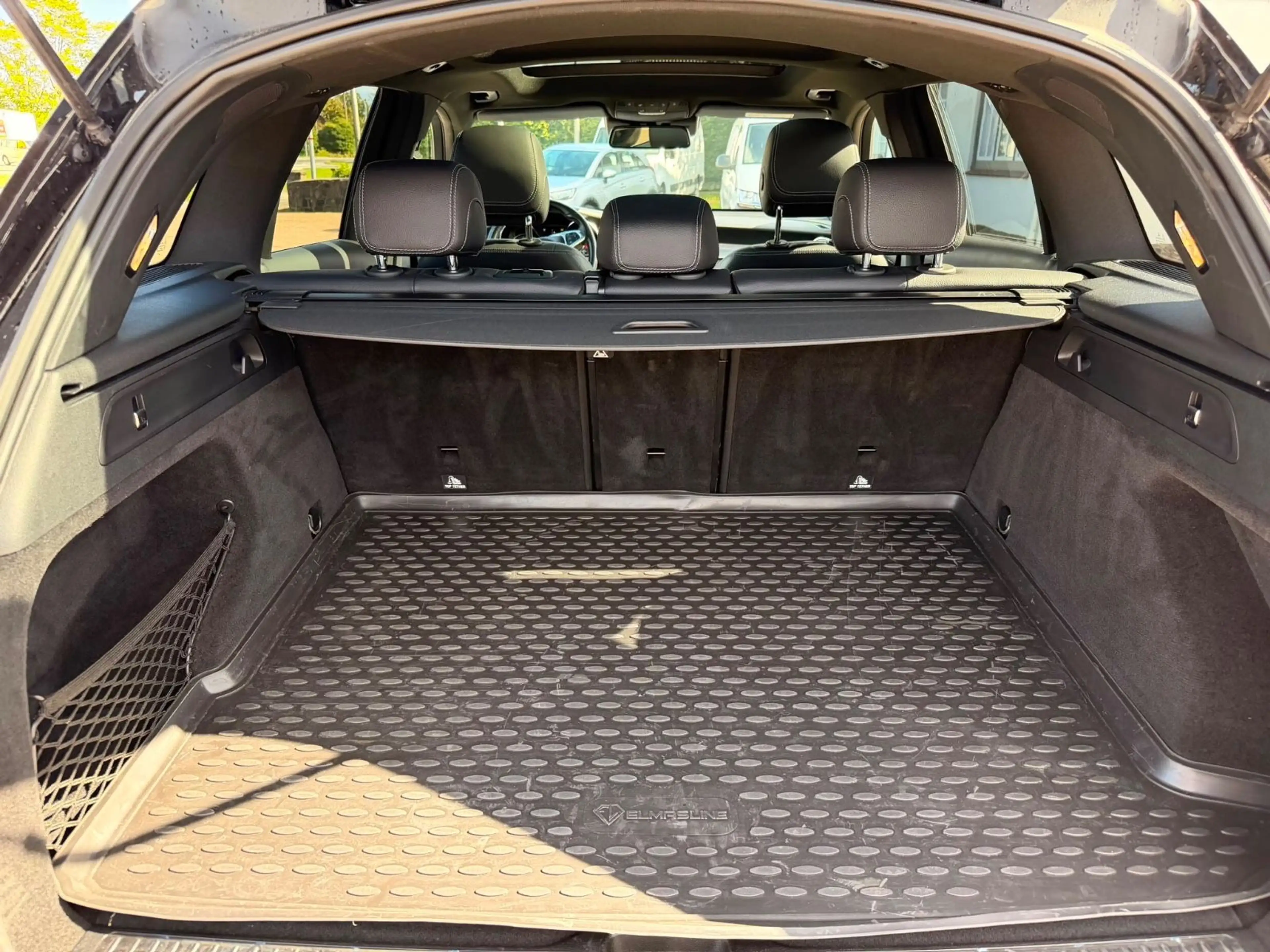 Mercedes-Benz GLC 250 4Matic AMG Line DISTRONIC+ PANO 360° AHK — photo 8
