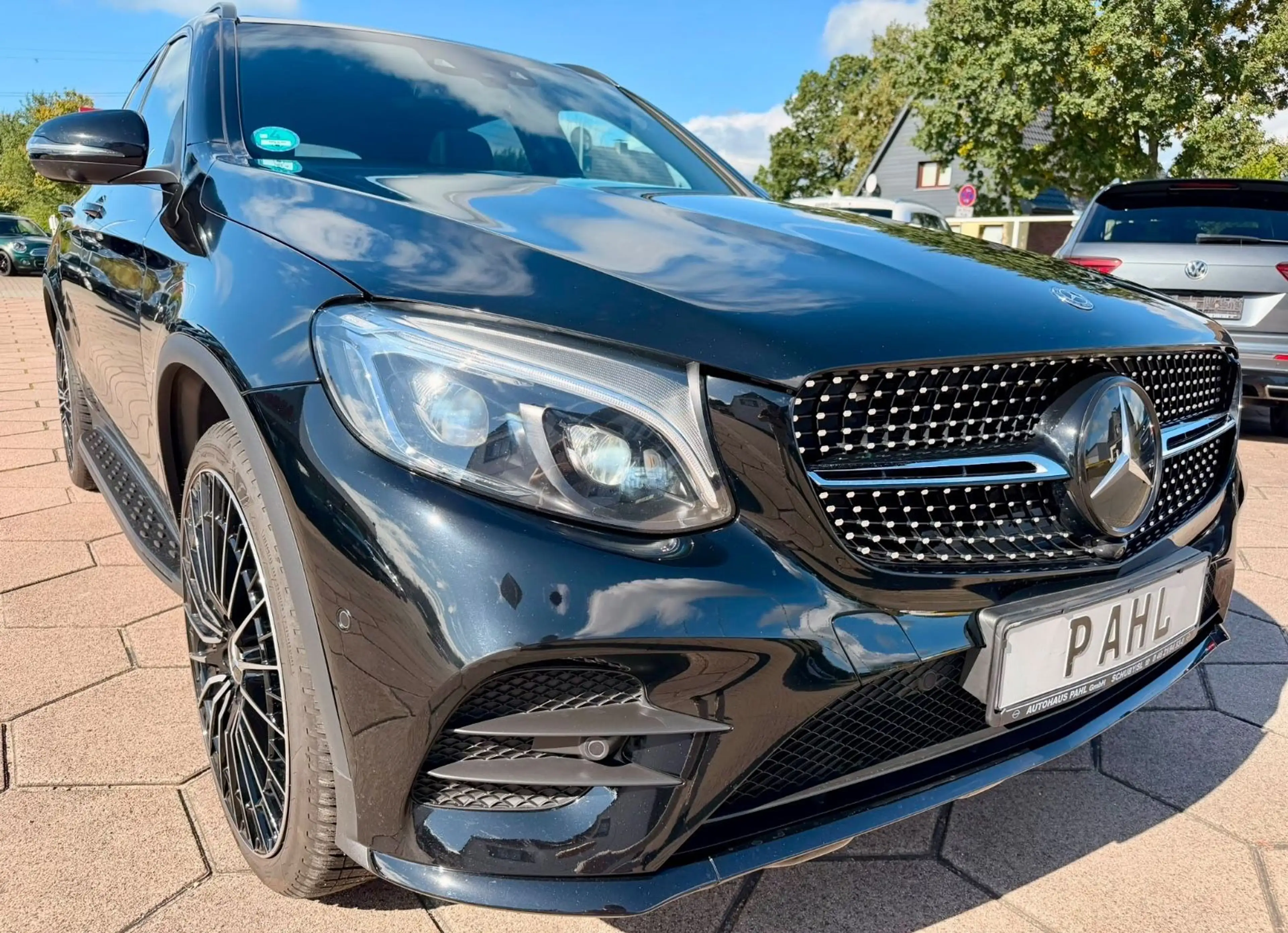 Mercedes-Benz GLC 250 4Matic AMG Line DISTRONIC+ PANO 360° AHK — photo 3