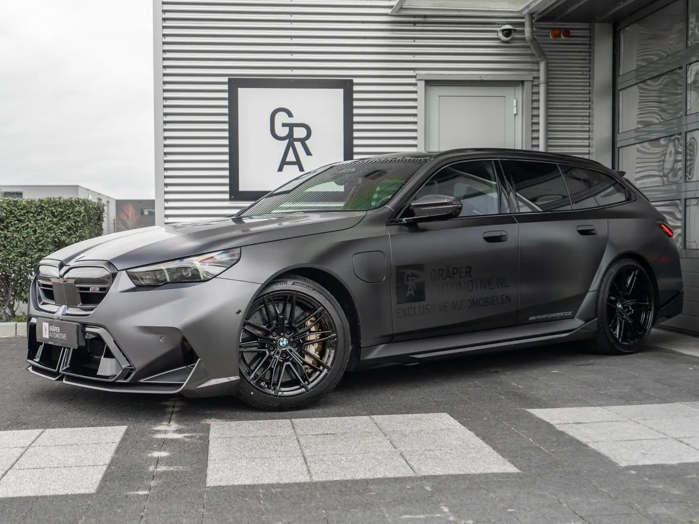 BMW M5 Touring | AKRAPOVIC | KERAMISCH | PANO | M-Perform Grijs - 2