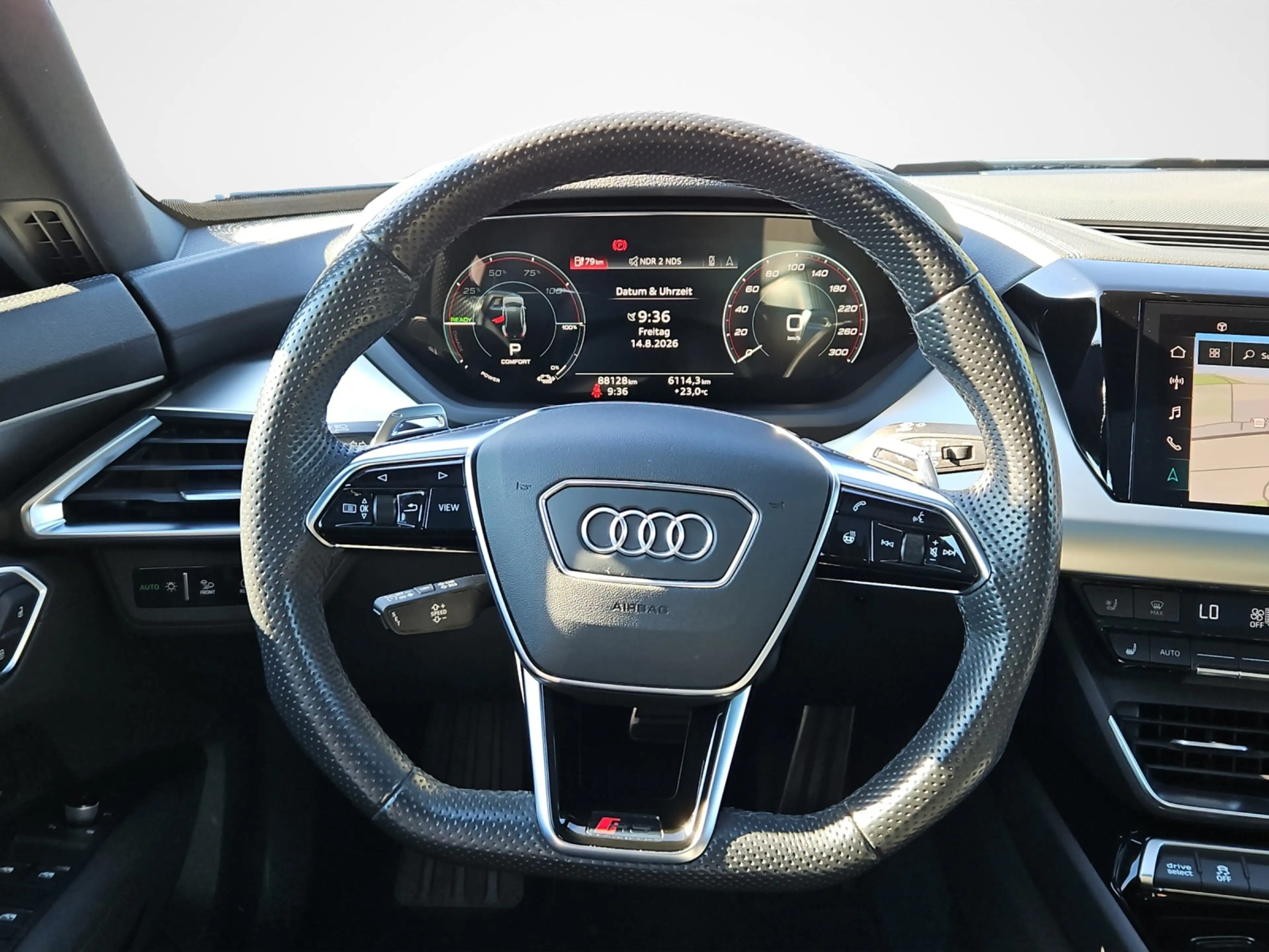 Audi RS e-tron GT quattro NaviPlus Matrix TopView GRa SHZ 21-Zoll — photo 9