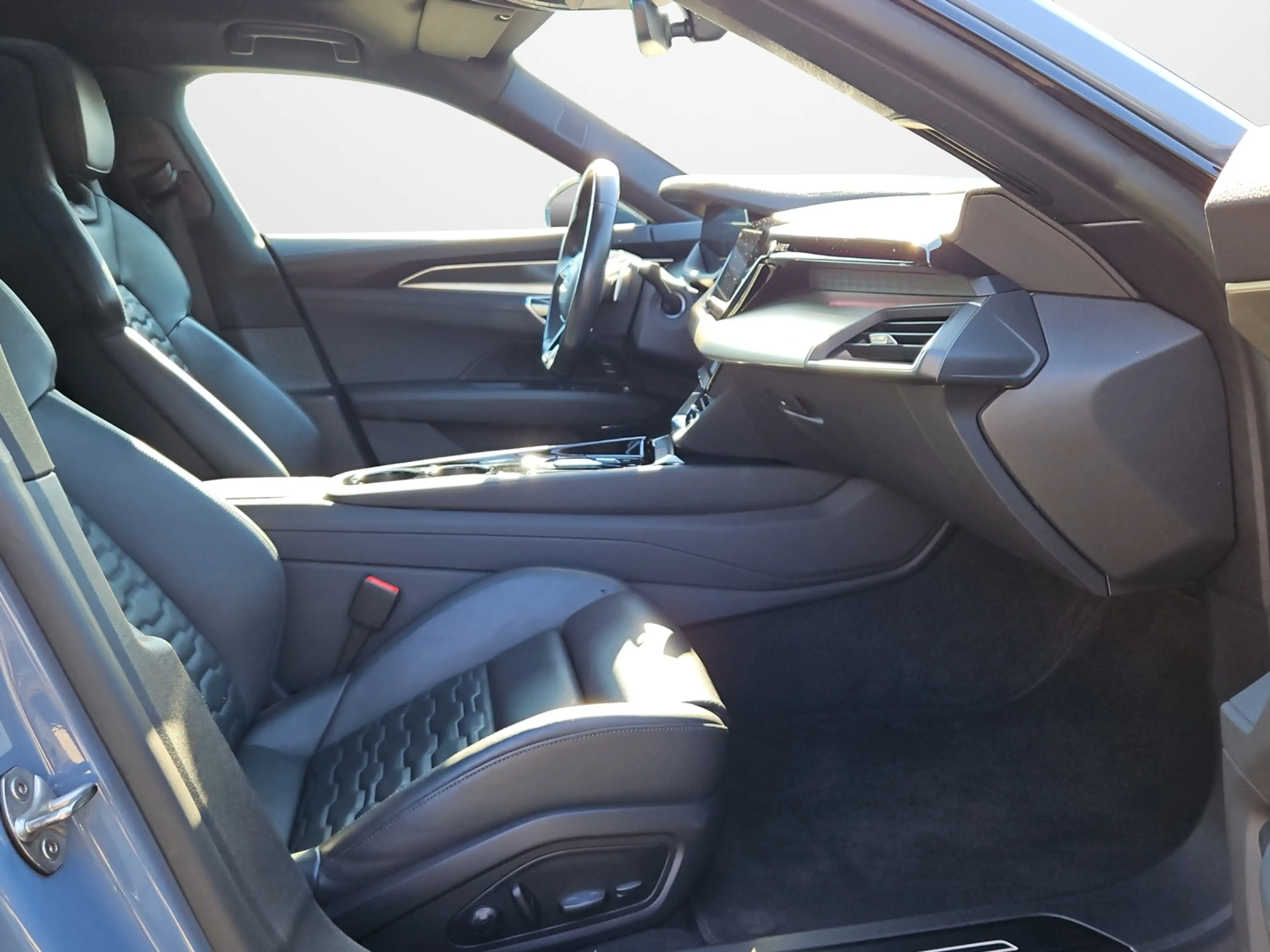 Audi RS e-tron GT quattro NaviPlus Matrix TopView GRa SHZ 21-Zoll — photo 13