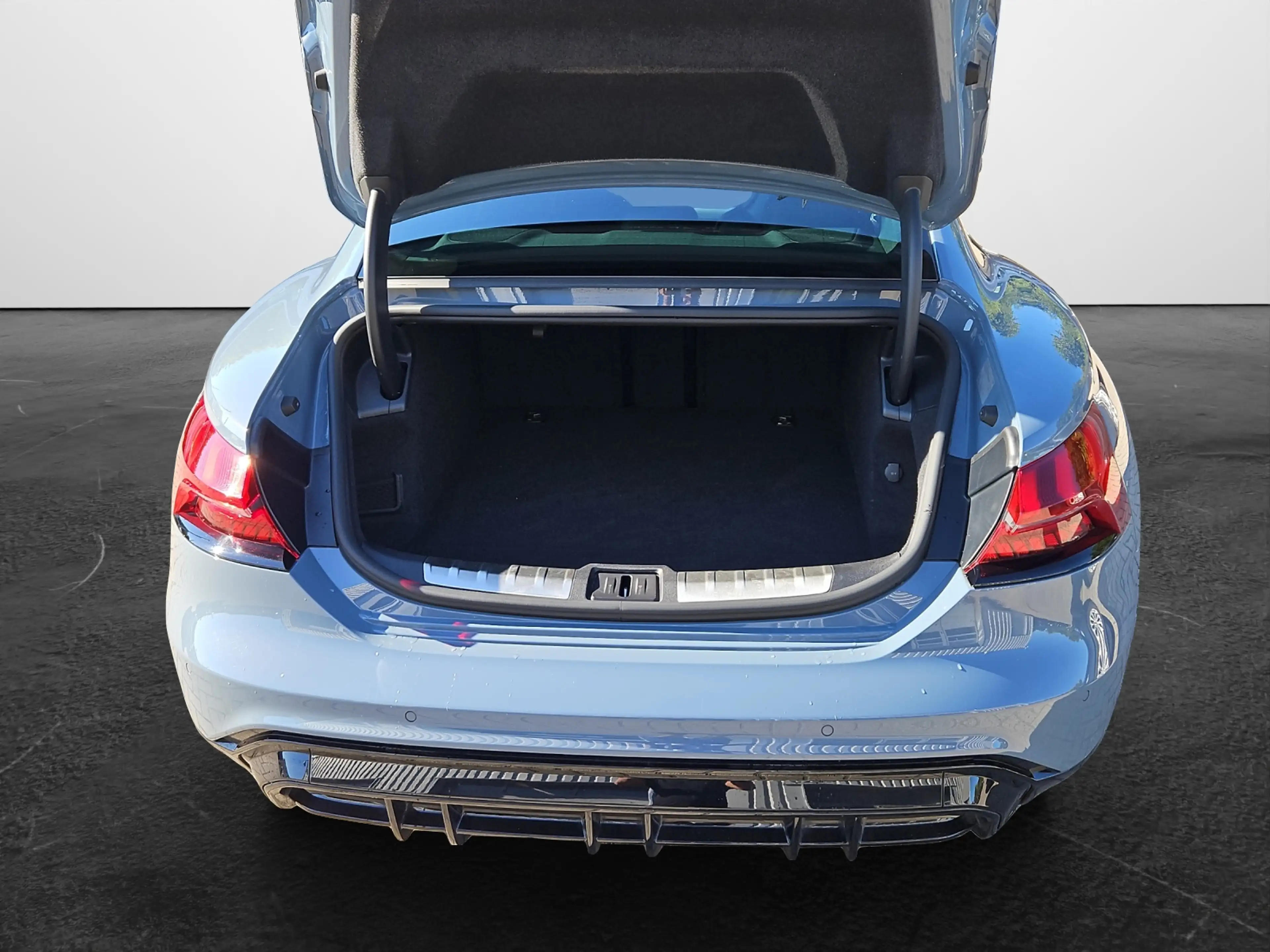 Audi RS e-tron GT quattro NaviPlus Matrix TopView GRa SHZ 21-Zoll — photo 12