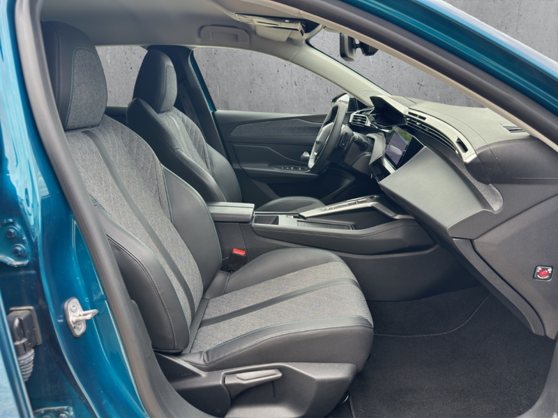 Peugeot 408 Allure PT130 EAT8 Navi LED ACC CarPlay Kamera — photo 13