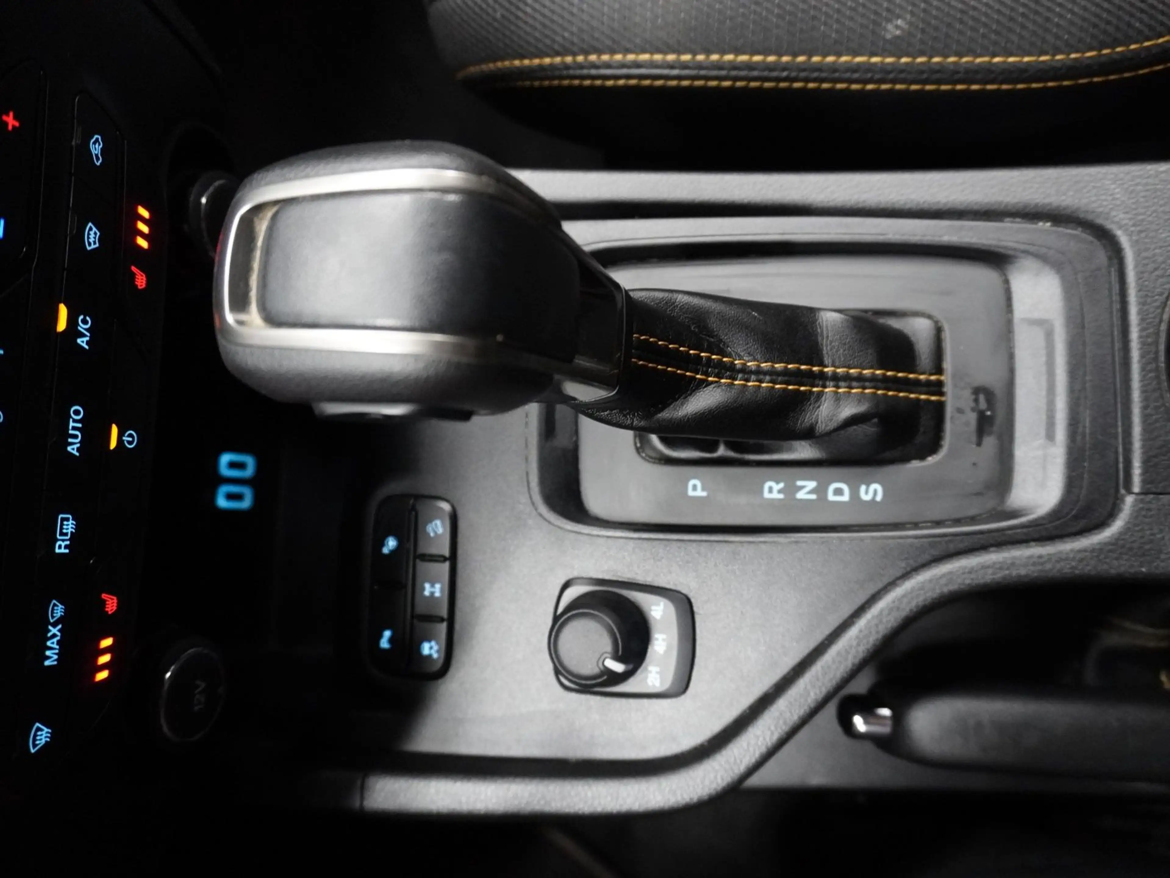 Ford Ranger Wildtrak Doppelkabine 4x4 — photo 11