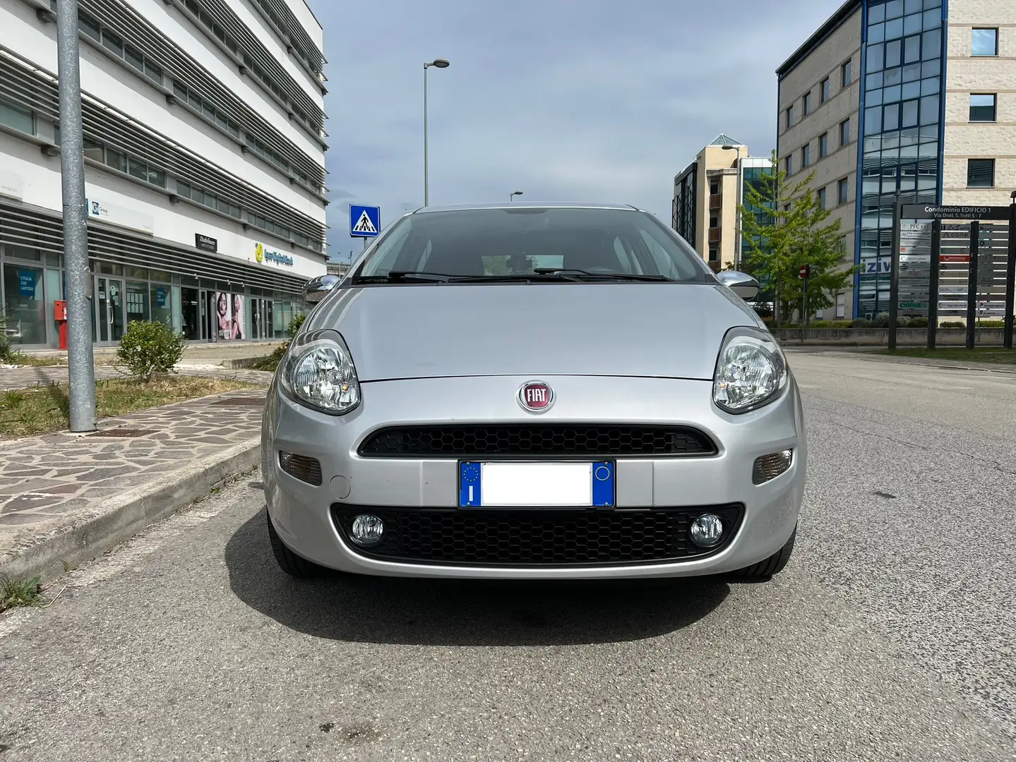 Fiat Punto Punto III 2012 5p 1.4 easypower Lounge Gpl E6 Argento - 1