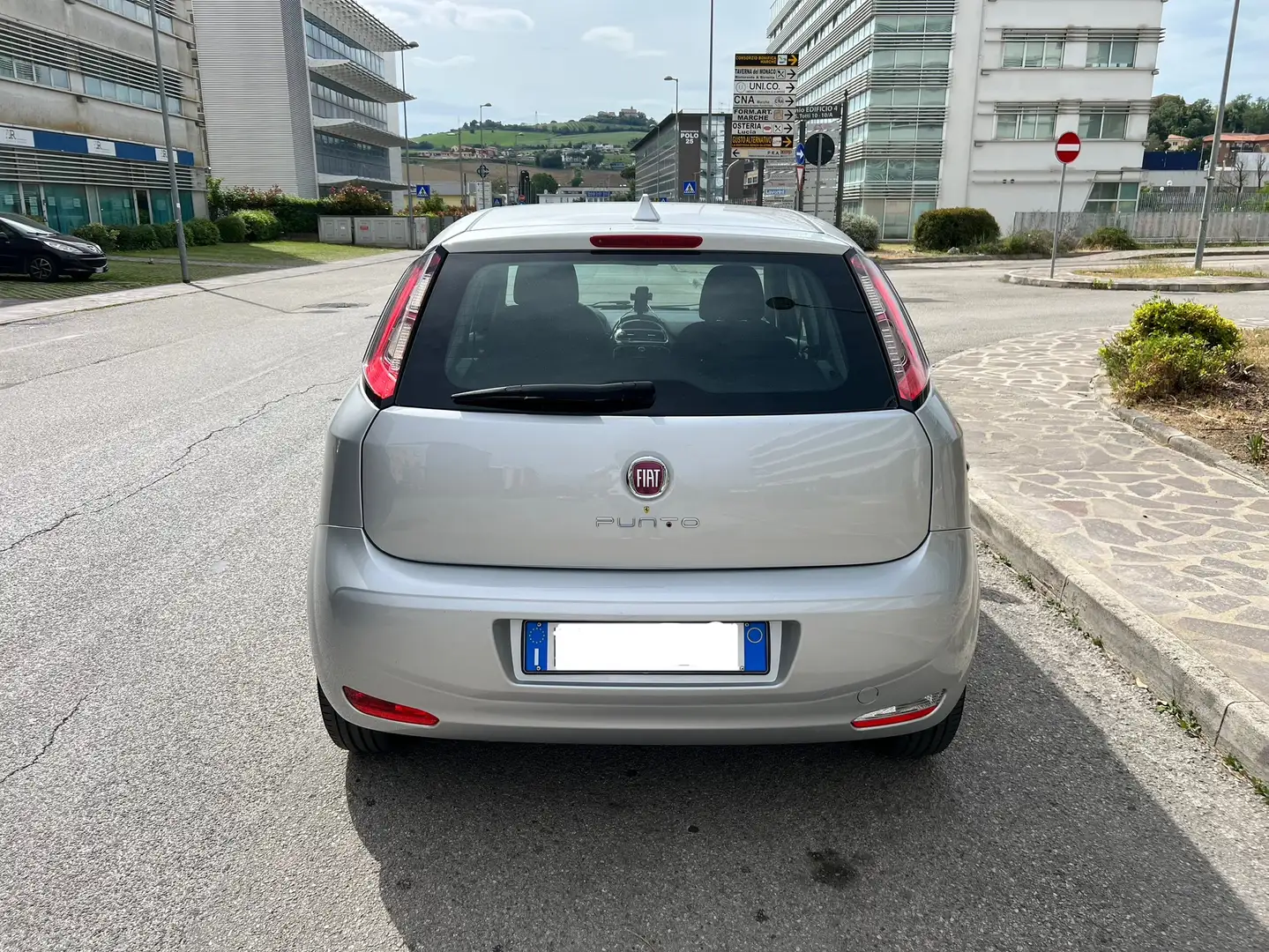 Fiat Punto Punto III 2012 5p 1.4 easypower Lounge Gpl E6 Argento - 2