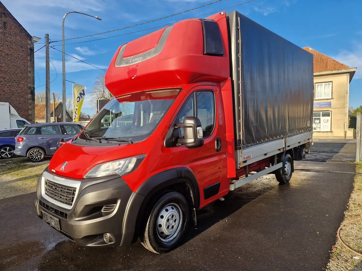 Peugeot Boxer 2.0 HDI 163  Plateau + élévateur + couchette Rood - 1