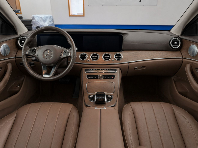 Mercedes-Benz E 400 4MATIC T AMG Styling Pano Airmatic Voll — photo 6