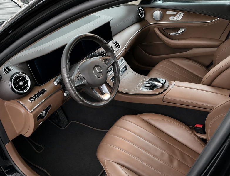 Mercedes-Benz E 400 4MATIC T AMG Styling Pano Airmatic Voll — photo 2
