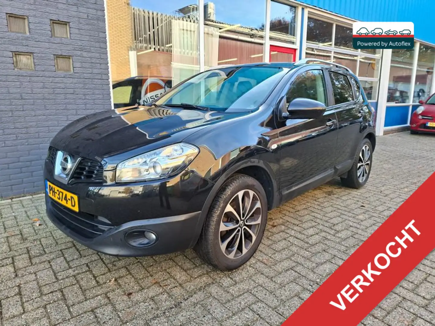 Nissan Qashqai 1.6 Connect Edition Trekhaak Navigatie Camera Zwart - 1