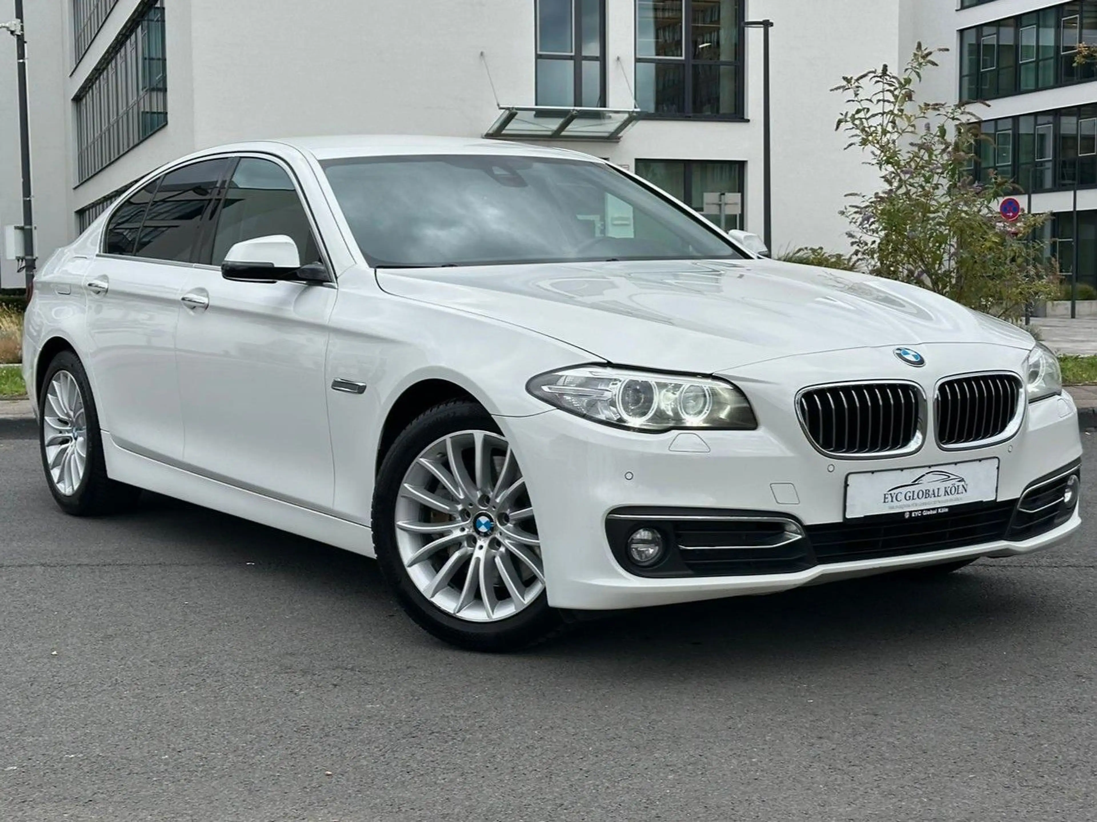 BMW 528 i xDrive,Allrad,Leder,Head-Up,Standheizung, — photo 2