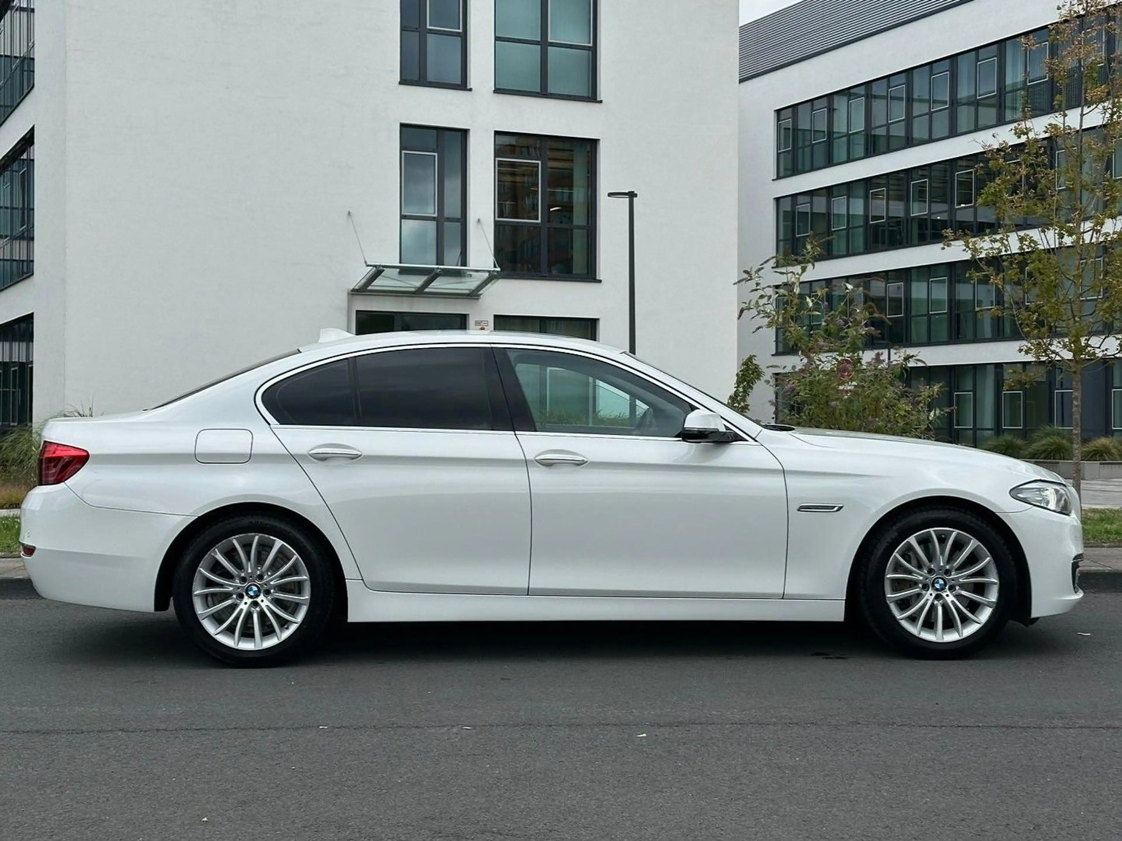 BMW 528 i xDrive,Allrad,Leder,Head-Up,Standheizung, — photo 6