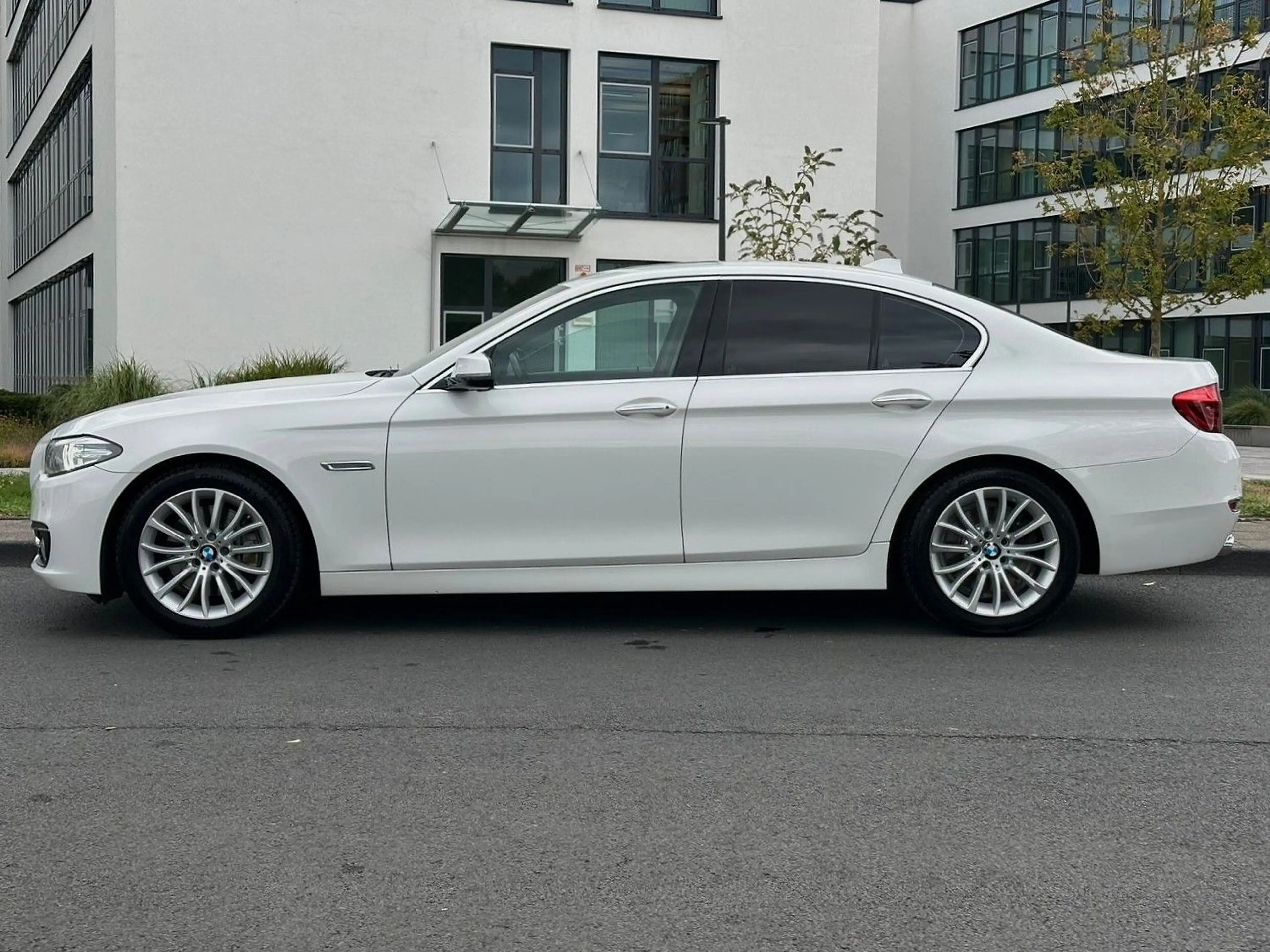 BMW 528 i xDrive,Allrad,Leder,Head-Up,Standheizung, — photo 5