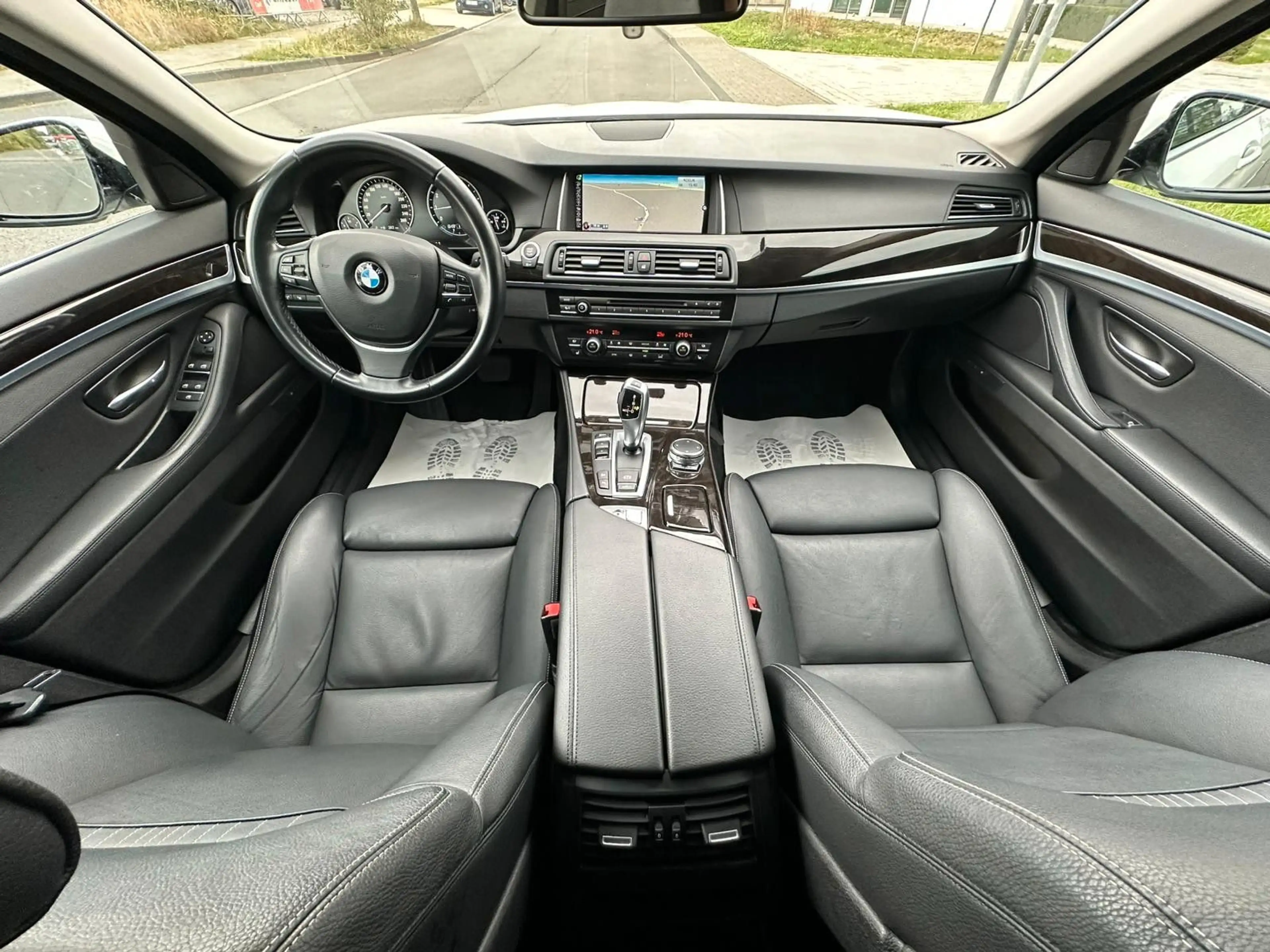 BMW 528 i xDrive,Allrad,Leder,Head-Up,Standheizung, — photo 11