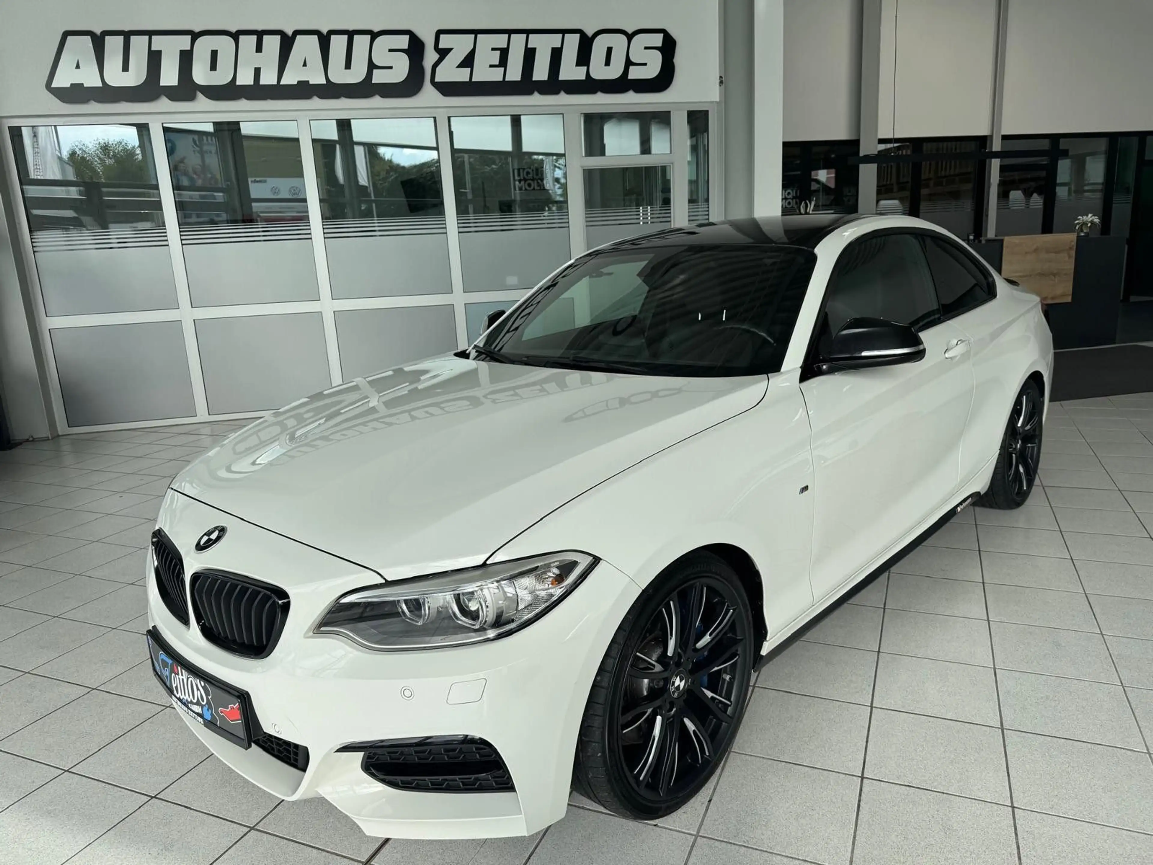 BMW 235 X-Drive *PDC*NAVI*SHZ*LEDER*XENON*ALU*