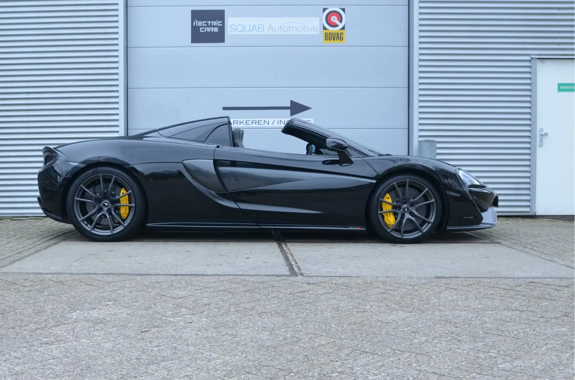맥라렌 570S 570 Sport Spider 2018 검정 사진 5