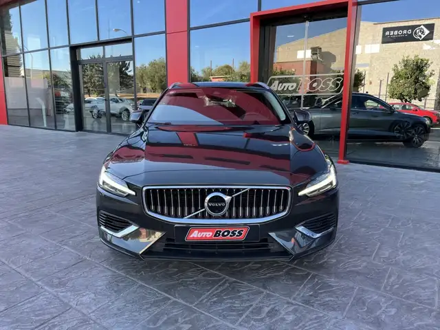 Volvo V60 view 3