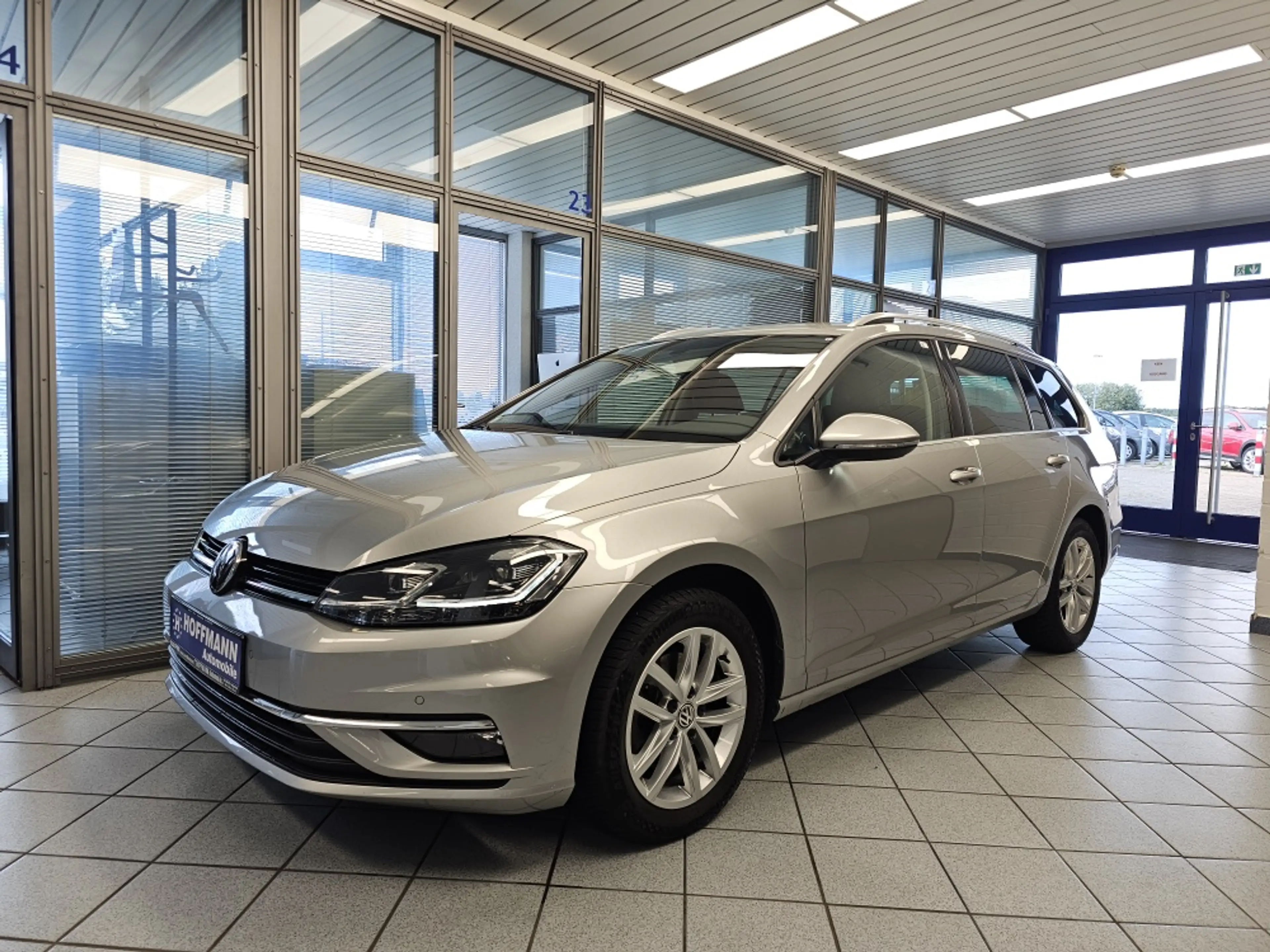 Volkswagen Golf Variant Highline PDC,Navi,Sitzheizung,LED — photo 2