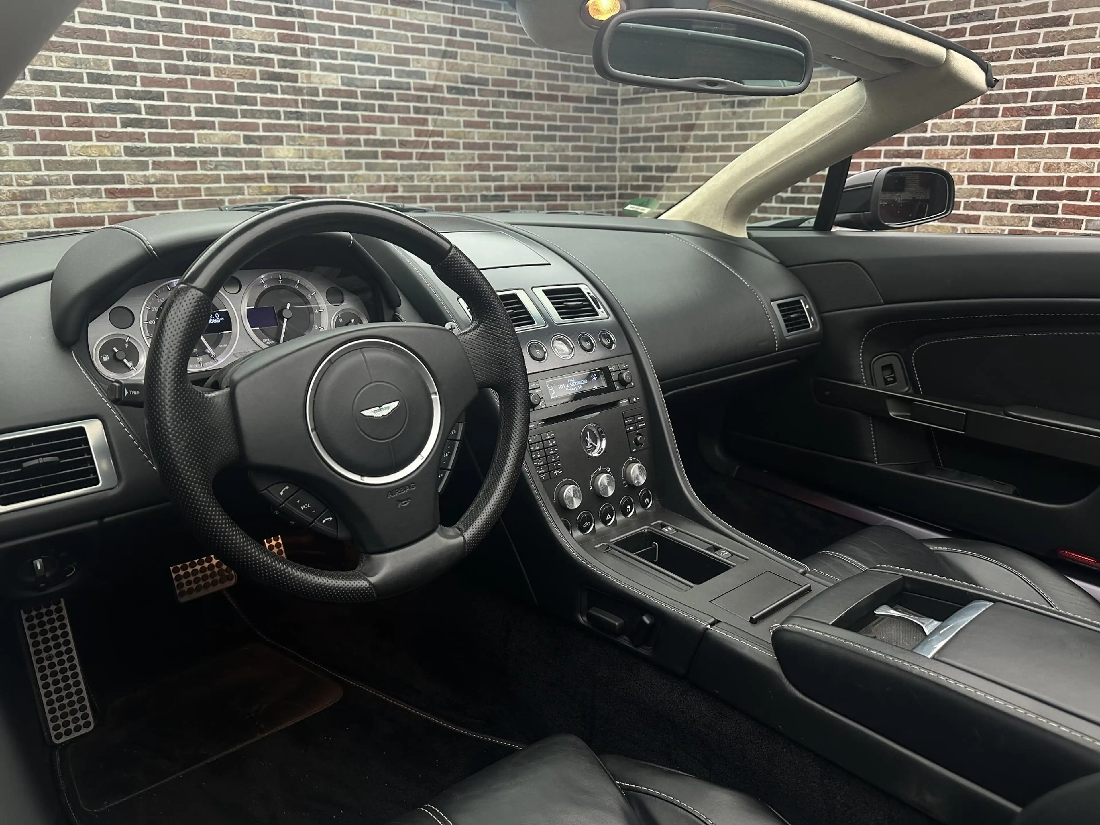 Aston Martin Vantage V8 Roadster 4.3 V8 Sportshift — photo 14