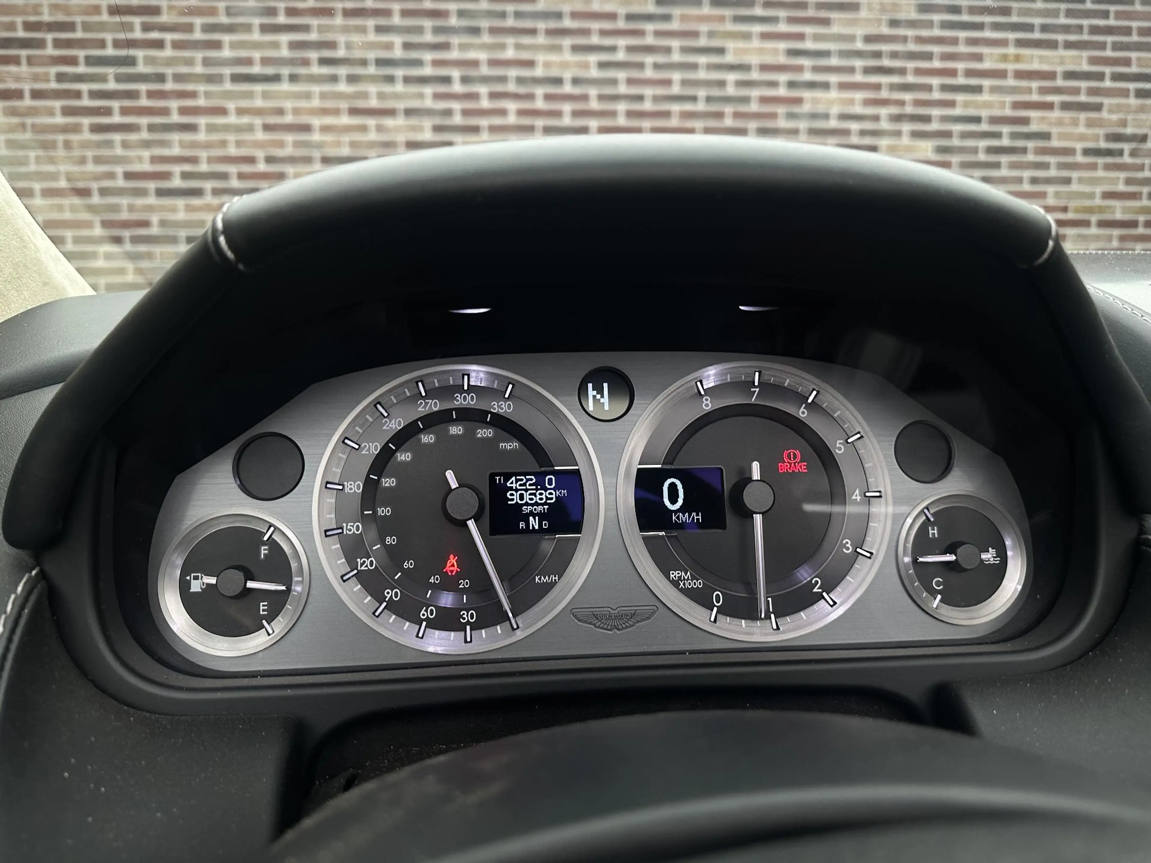 Aston Martin Vantage V8 Roadster 4.3 V8 Sportshift — photo 12