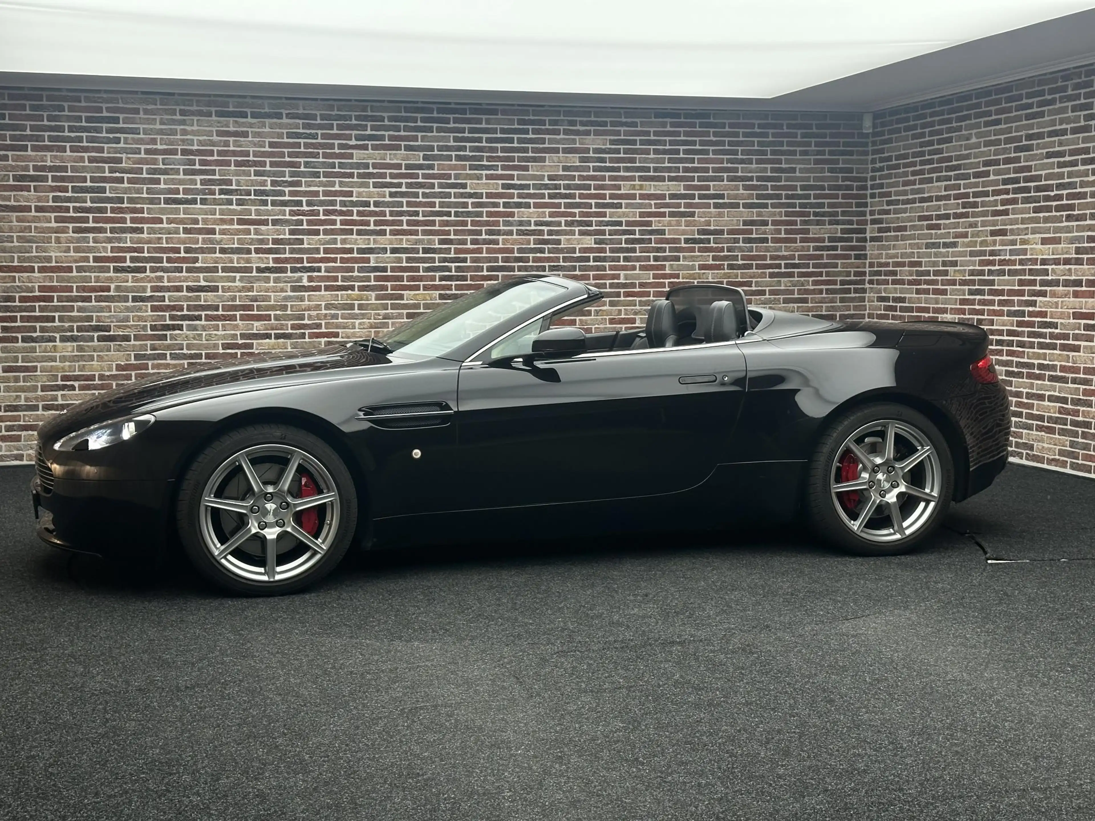 Aston Martin Vantage V8 Roadster 4.3 V8 Sportshift — photo 6