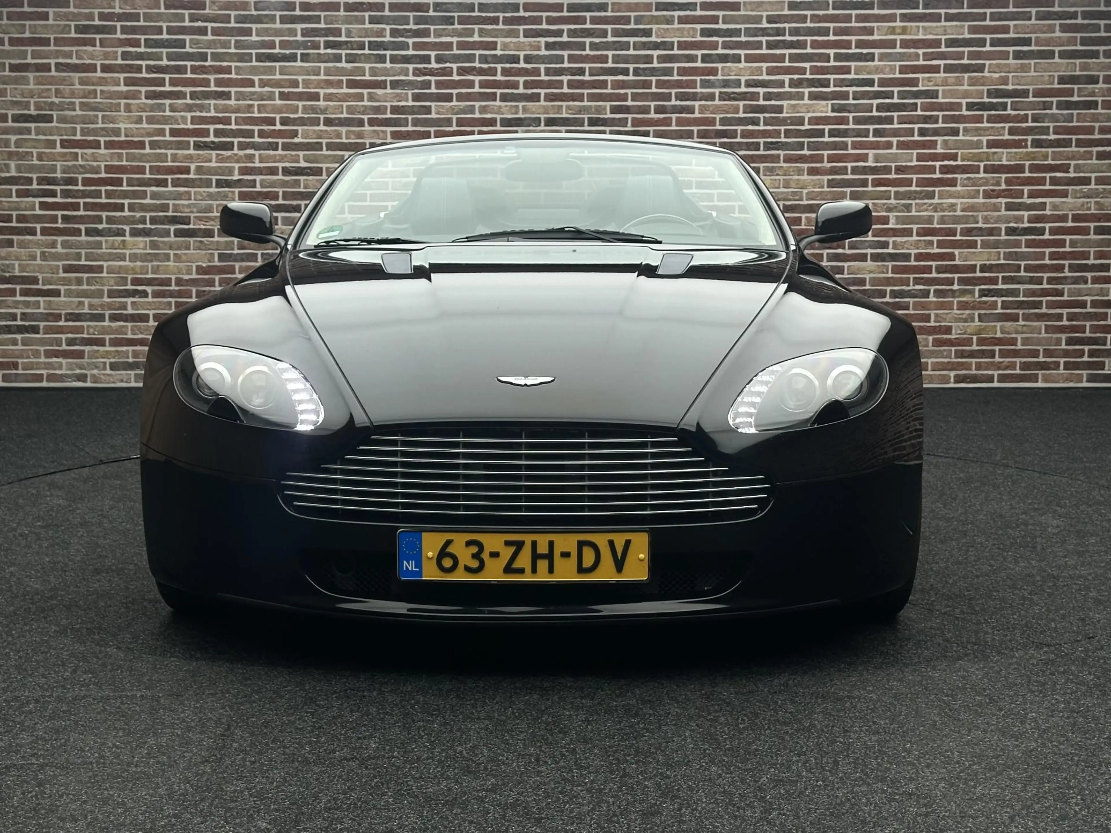Aston Martin Vantage V8 Roadster 4.3 V8 Sportshift — photo 5