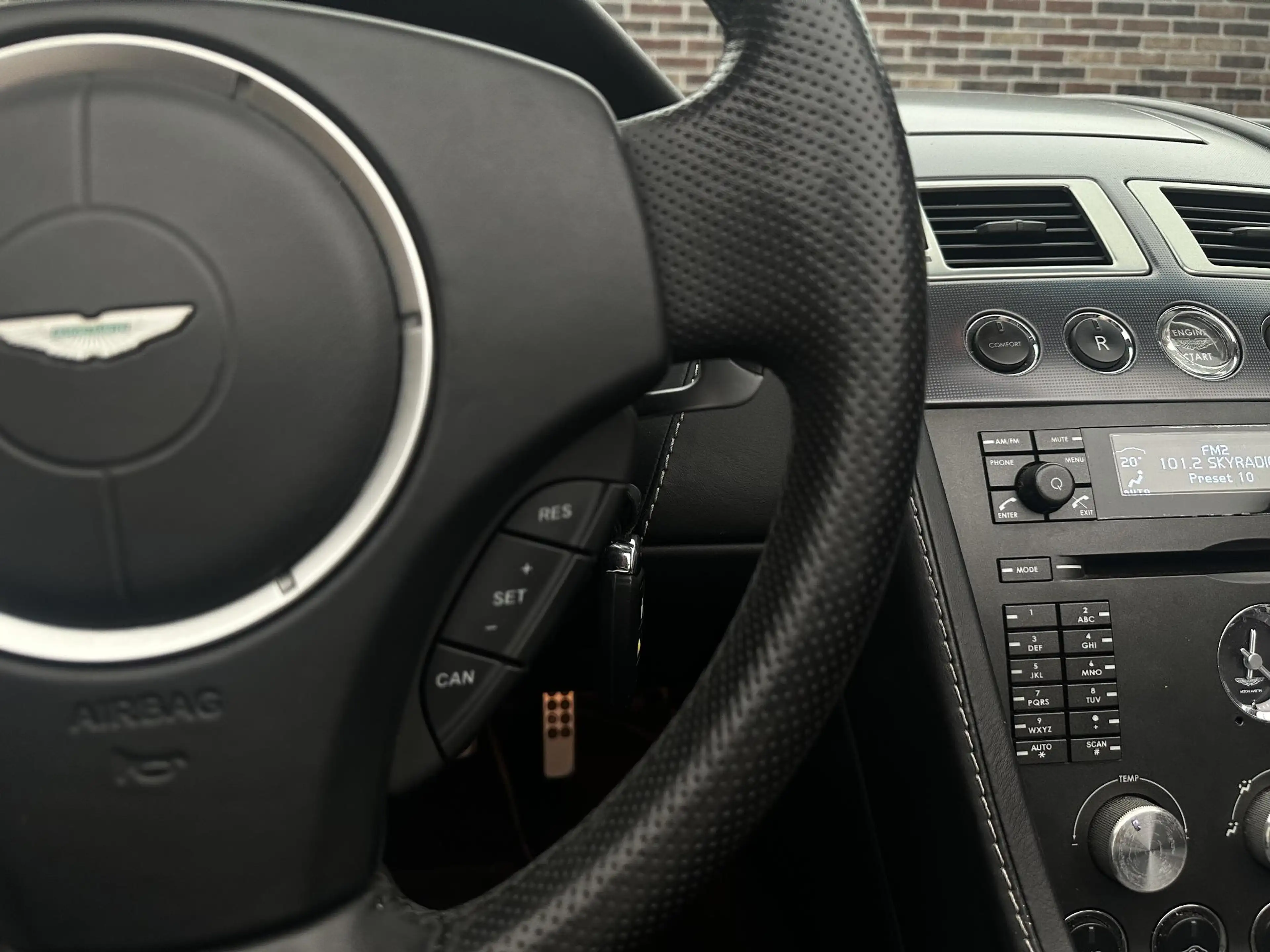 Aston Martin Vantage V8 Roadster 4.3 V8 Sportshift — photo 13