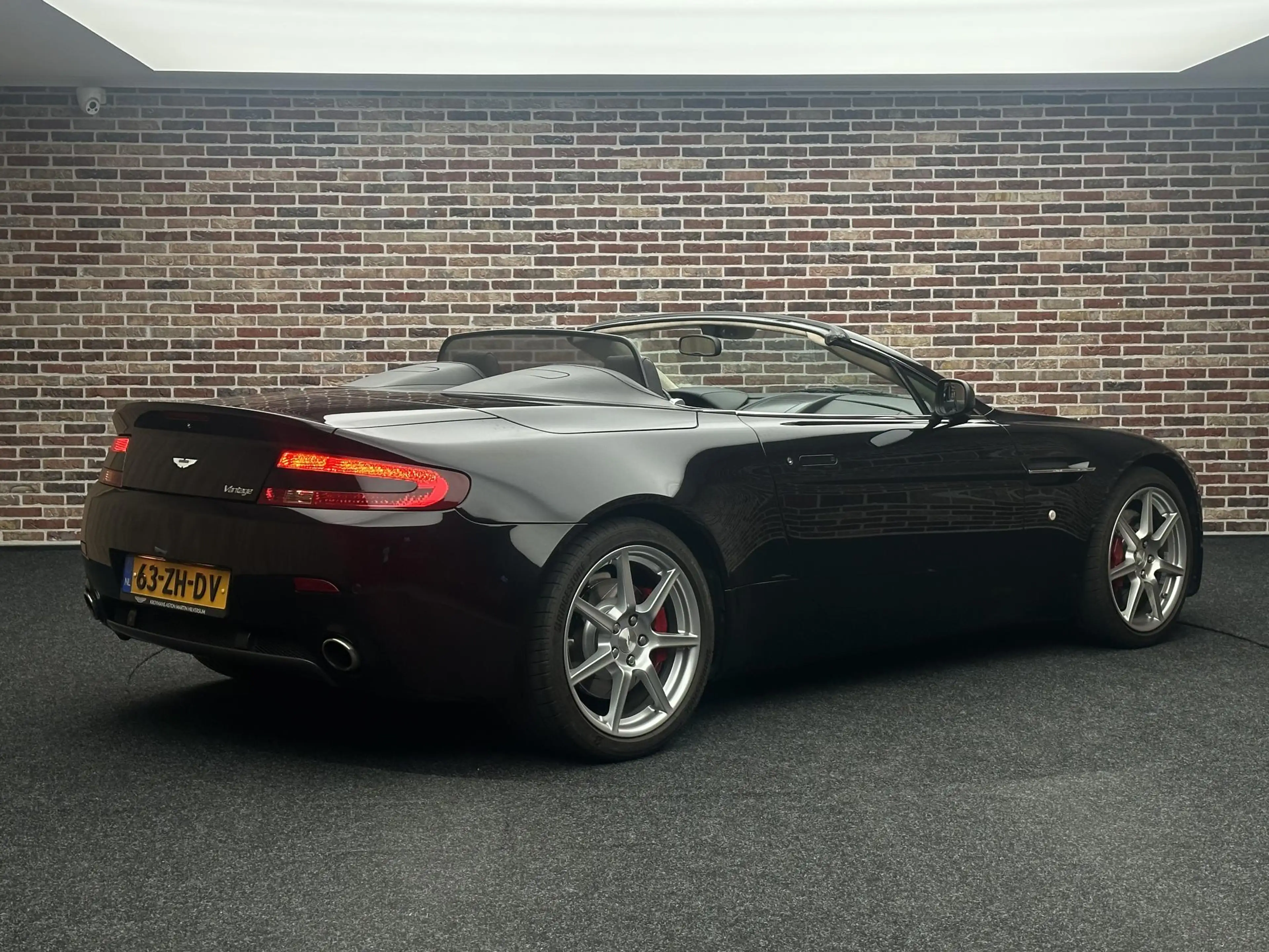 Aston Martin Vantage V8 Roadster 4.3 V8 Sportshift — photo 2