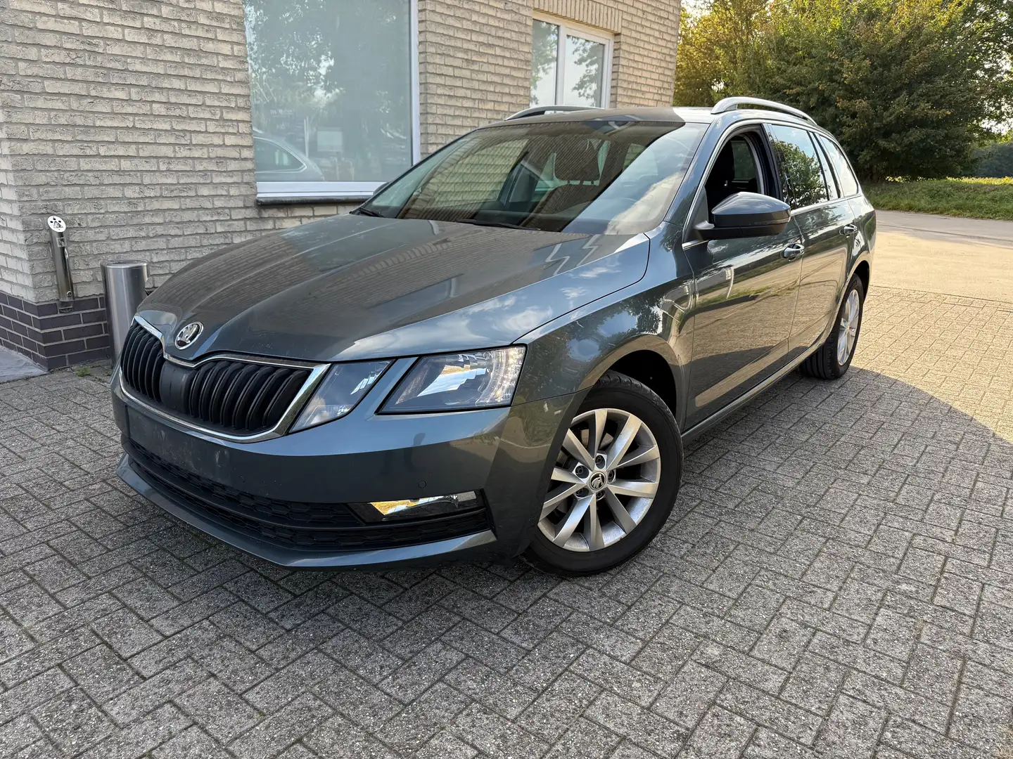 Skoda Octavia Octavia 1.6 tdi combi Gris - 1