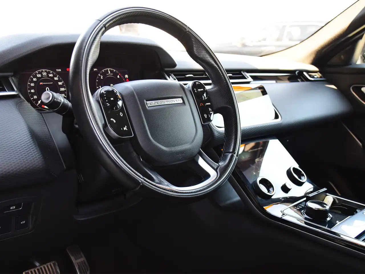 Land Rover Range Rover Velar снимка Land Rover Range Rover Velar