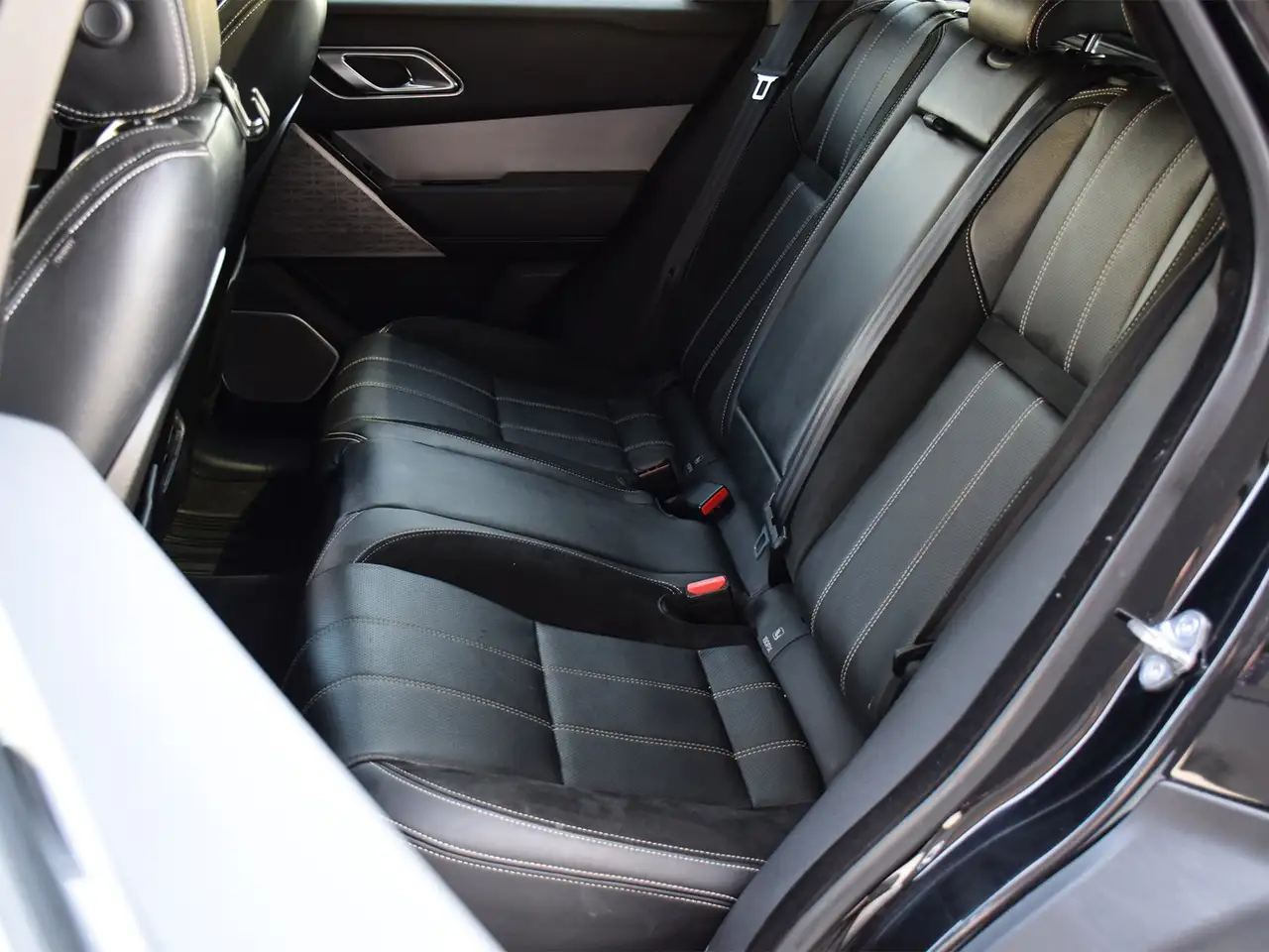 Land Rover Range Rover Velar снимка Land Rover Range Rover Velar