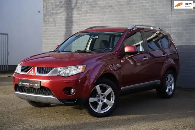 Mitsubishi Outlander 2.4 Intense+, Automaat, 7pers, Youngtimer, Trekhaa