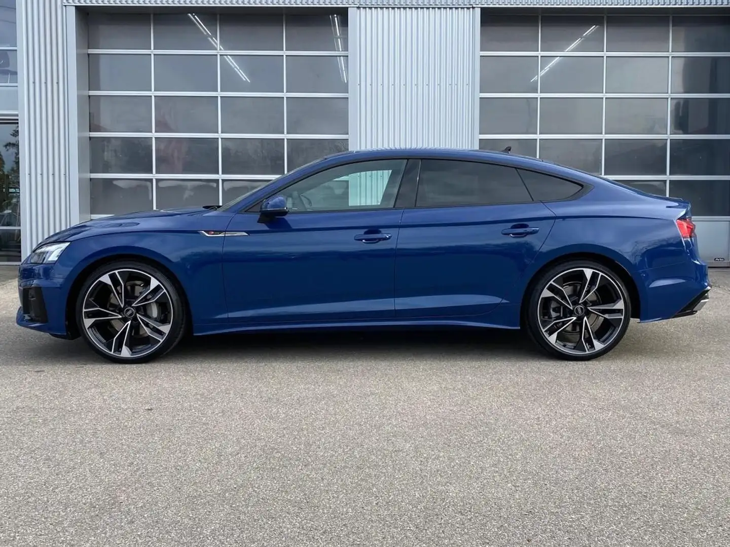 Audi A5 Sportback 40 TFSI quattro S line S tronic AHK Blau - 2