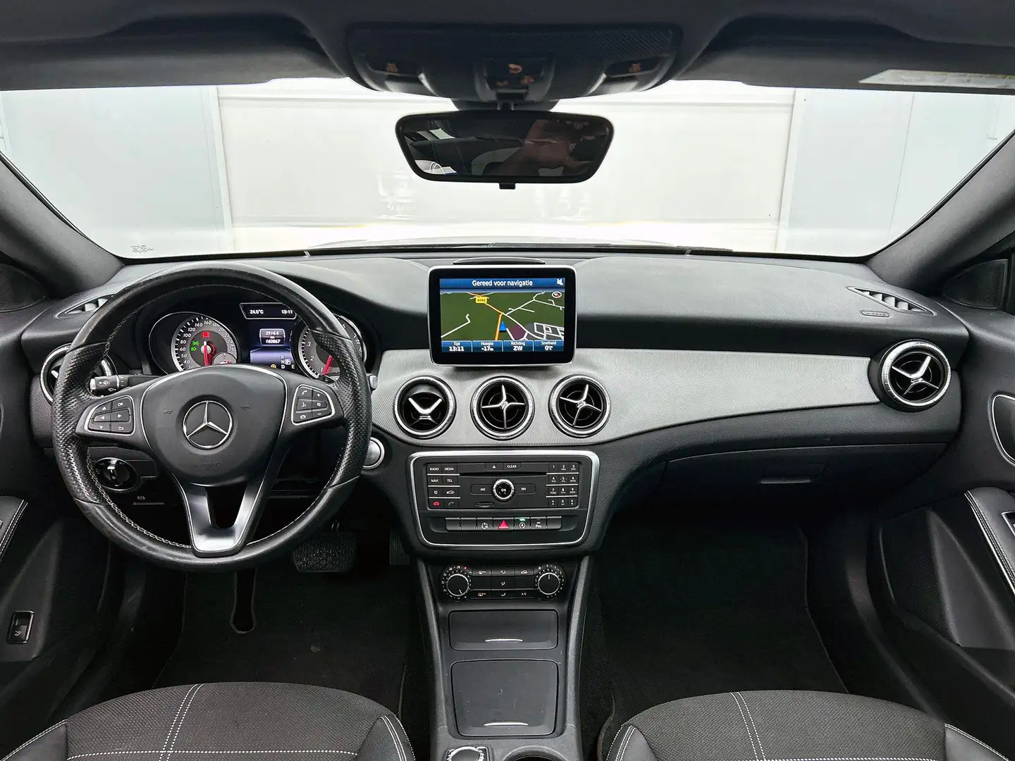 Mercedes-Benz CLA 180 Ambition SPORT (NL-auto, Goed ondH, Panoramadak, C Zwart - 2