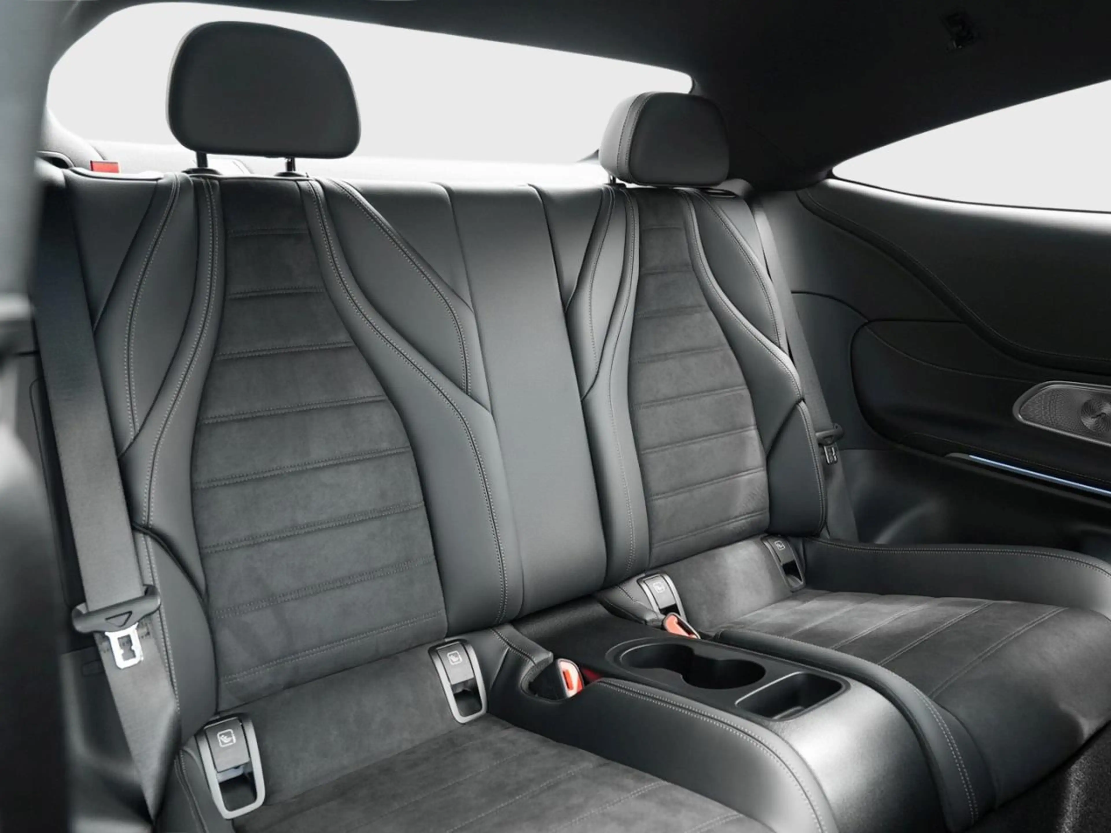 Mercedes-Benz CLE 220 d Coupé AMG Night Distronic Panorama 360° — photo 11