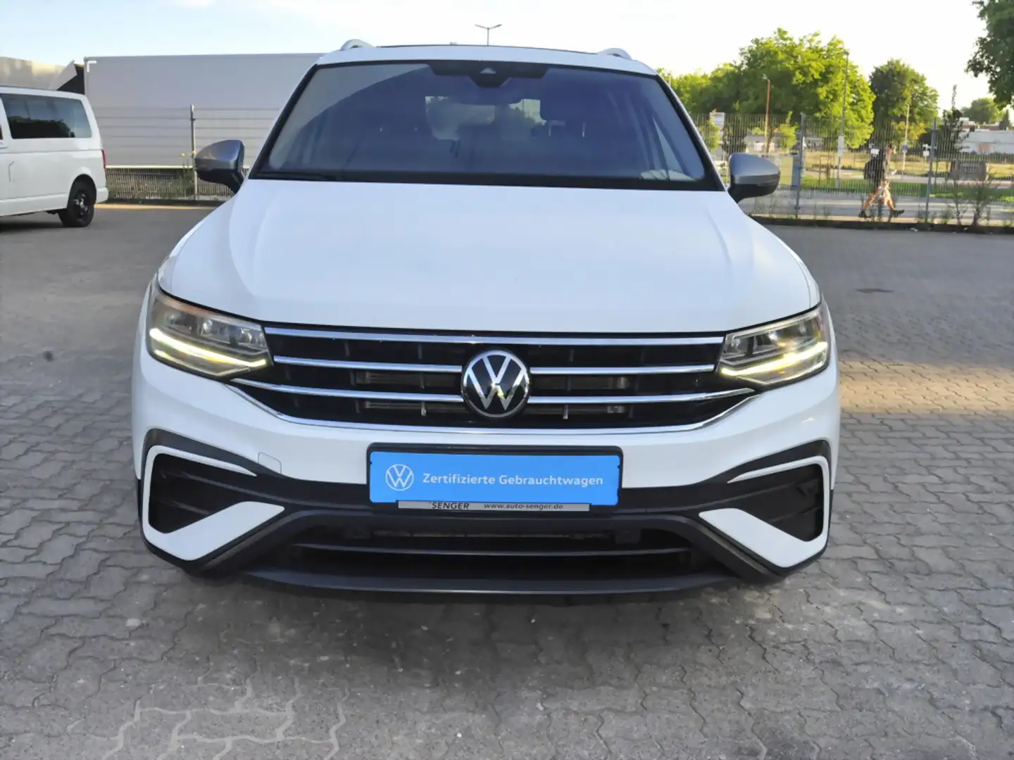 Volkswagen Tiguan Allspace 2.0 TDI Life DSG Navi Pano Sitzh Bianco - 2