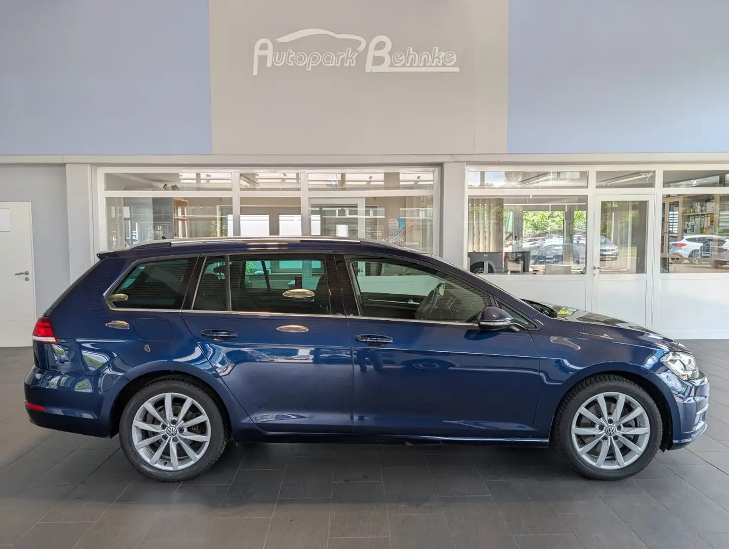 Volkswagen Golf 2.0TDi DSG Highline*Panorama*LED*Standheizg Blauw - 2