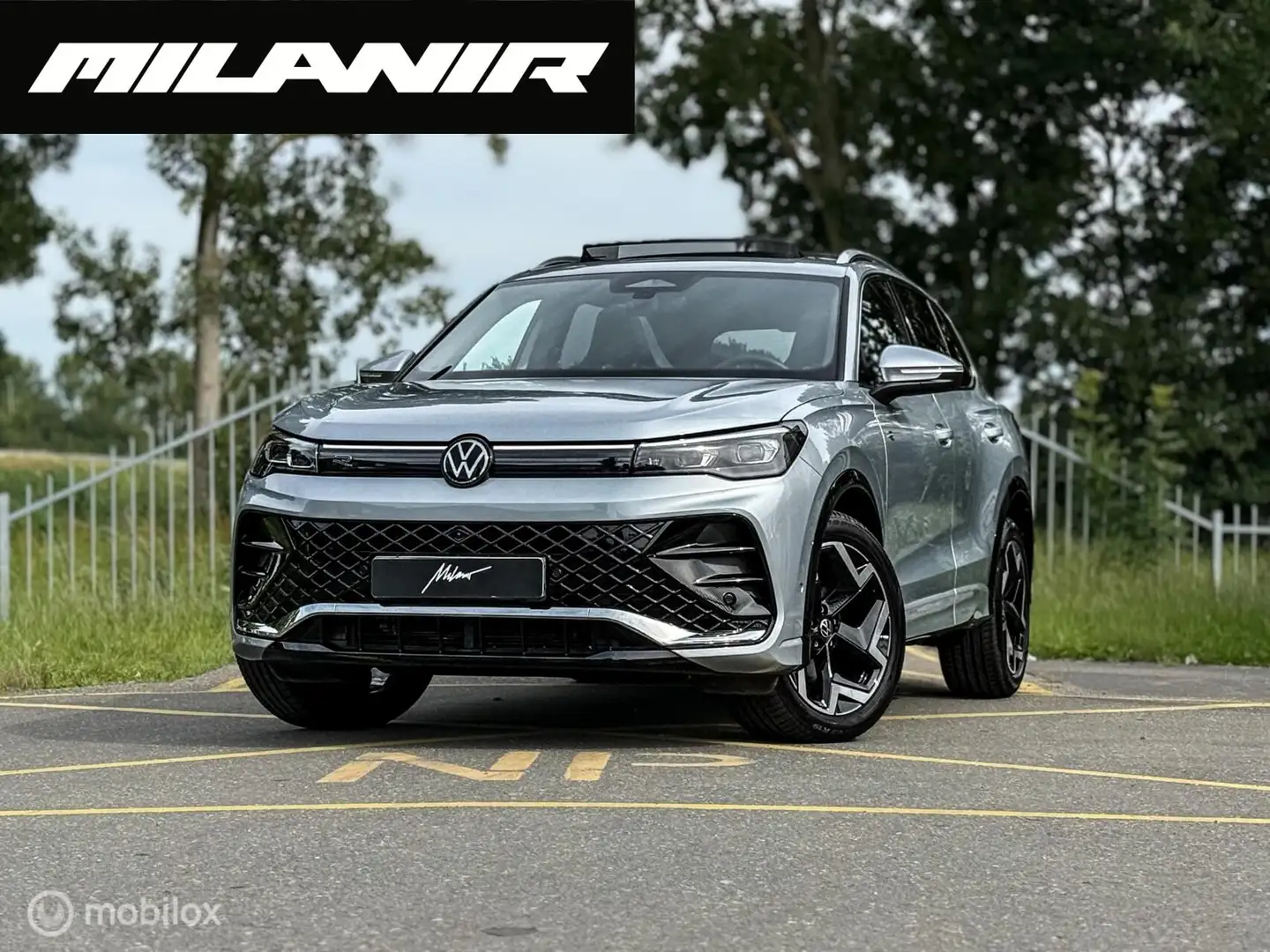 Volkswagen Tiguan 1.5 eTSI R-Line | Pano | Massage | ACC Zilver - 1