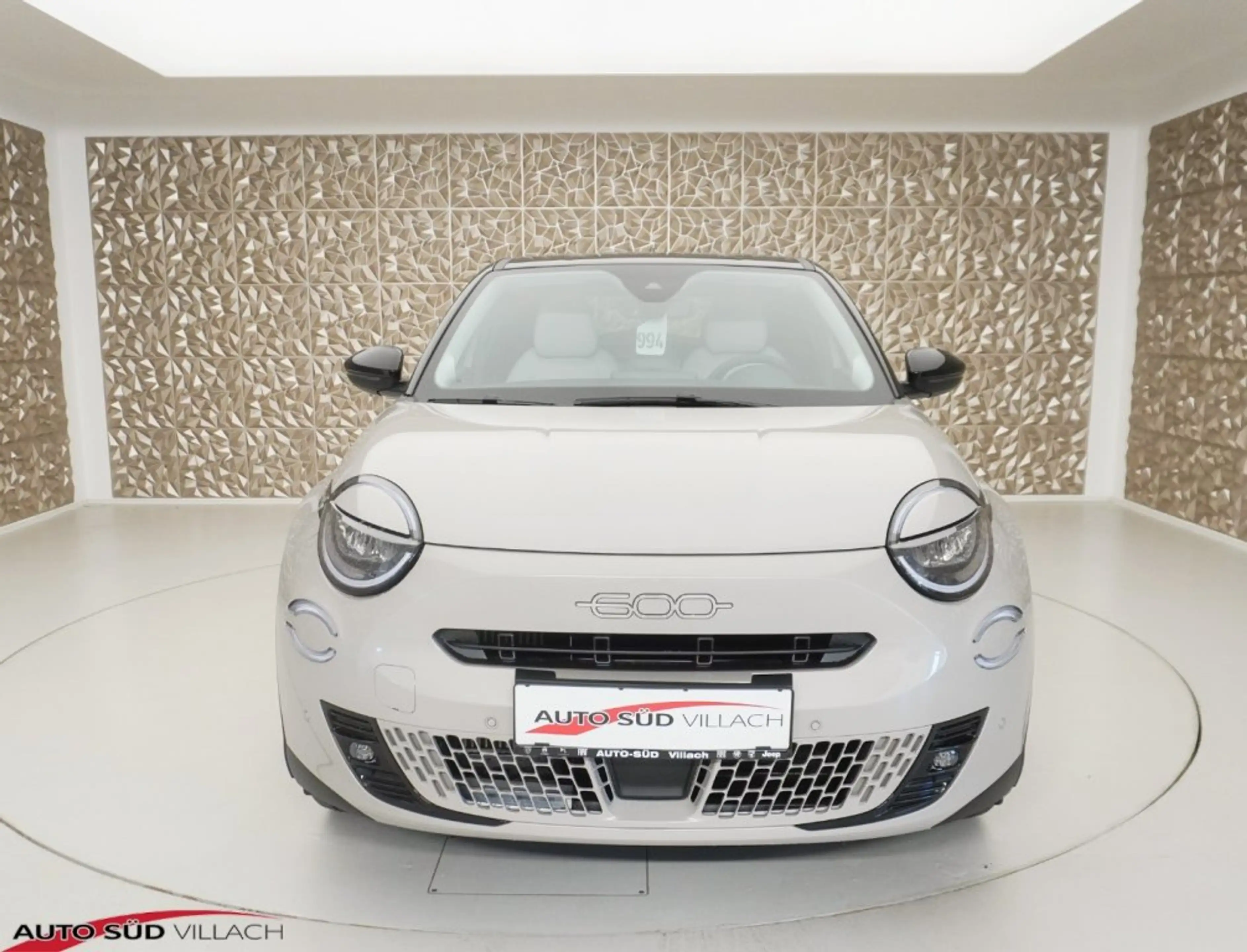 Fiat 600 Hybrid LA PRIMA 110 — photo 2