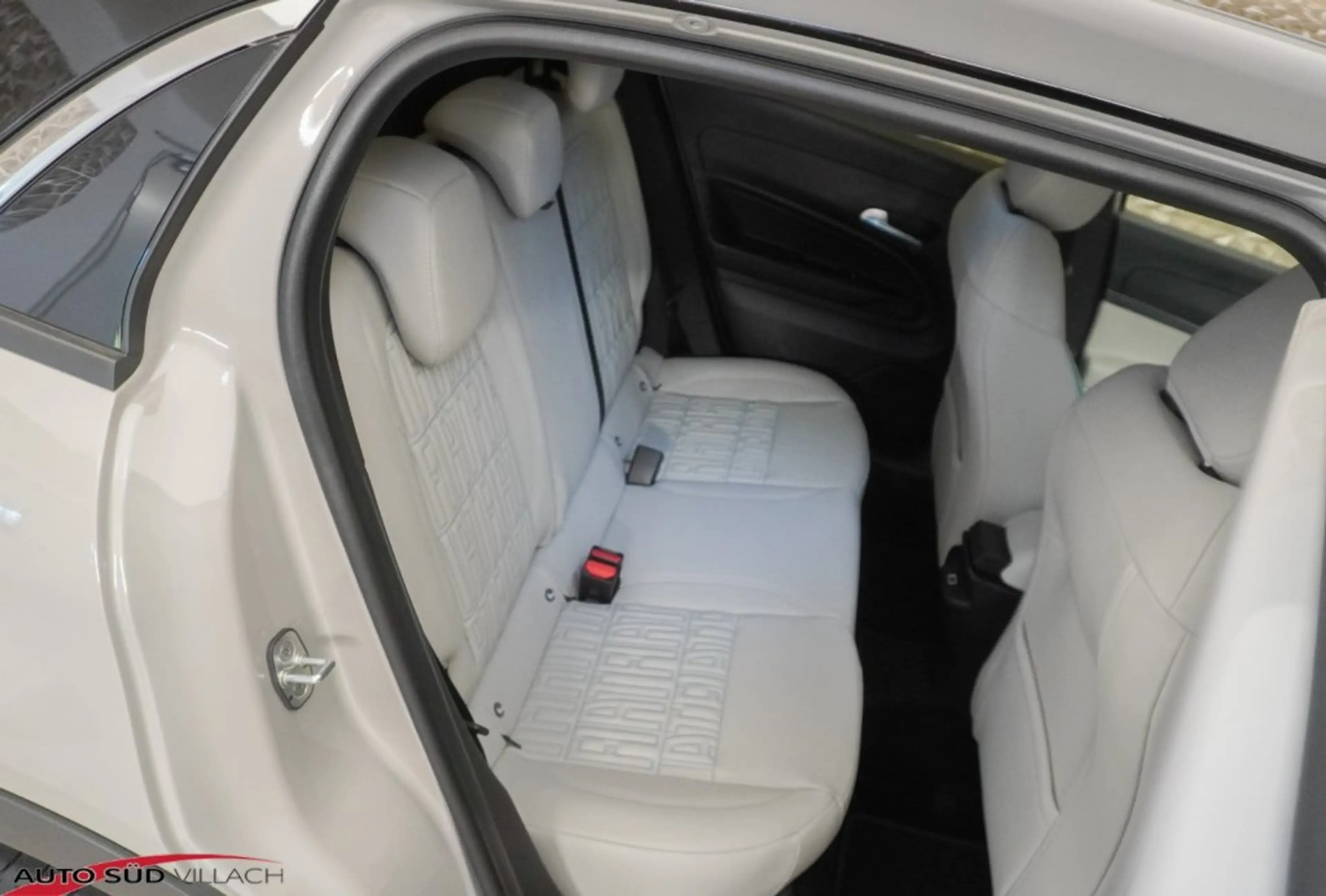 Fiat 600 Hybrid LA PRIMA 110 — photo 11