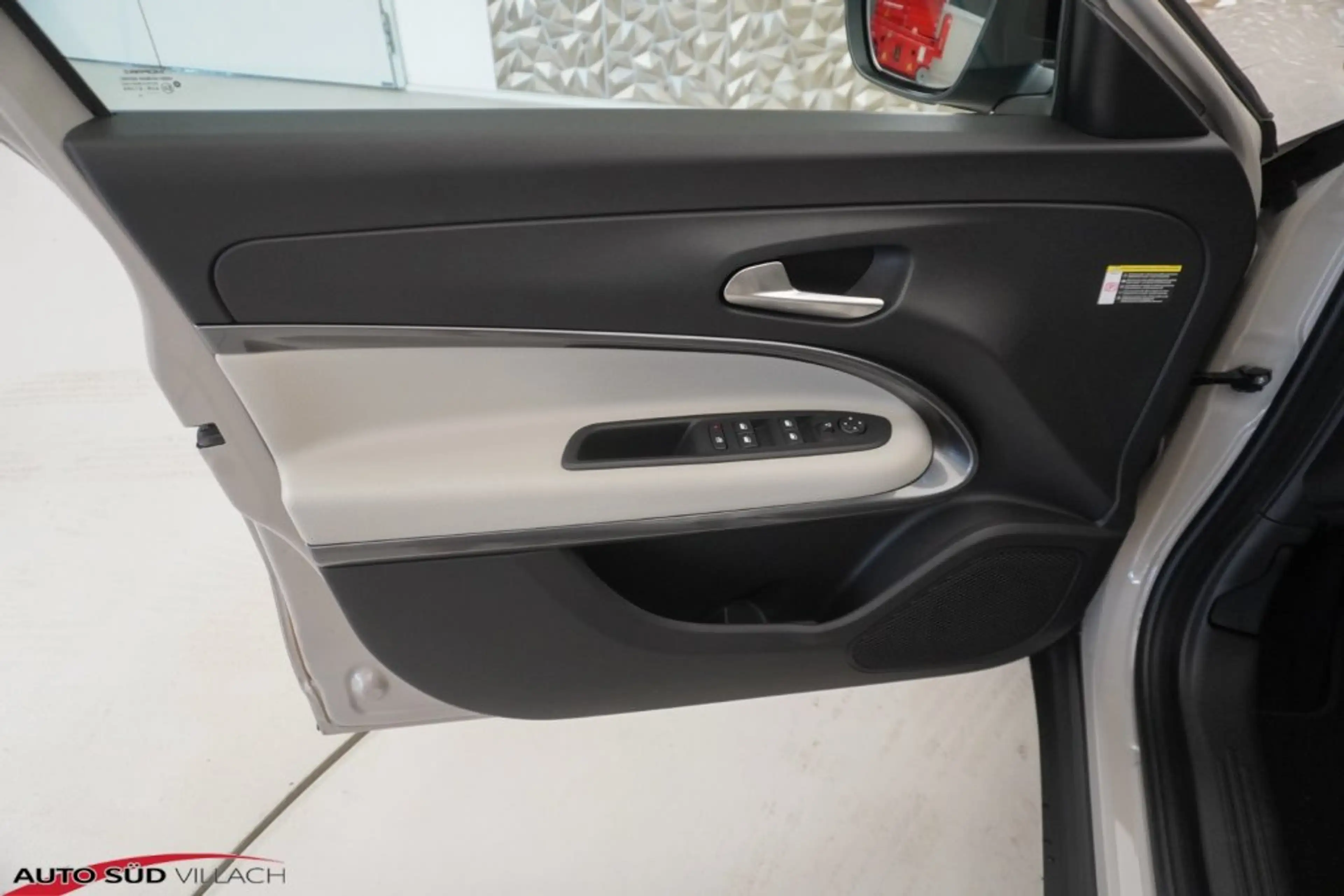 Fiat 600 Hybrid LA PRIMA 110 — photo 7