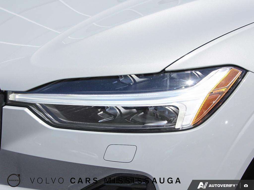 2024 Volvo XC60 Plus Dark Theme thumb 10