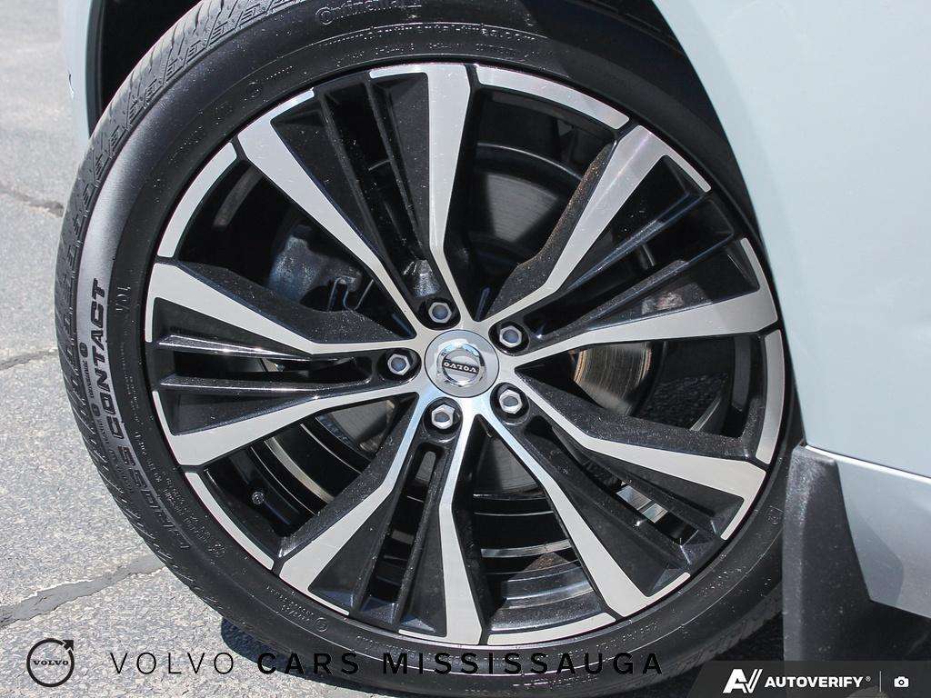2024 Volvo XC60 Plus Dark Theme thumb 6