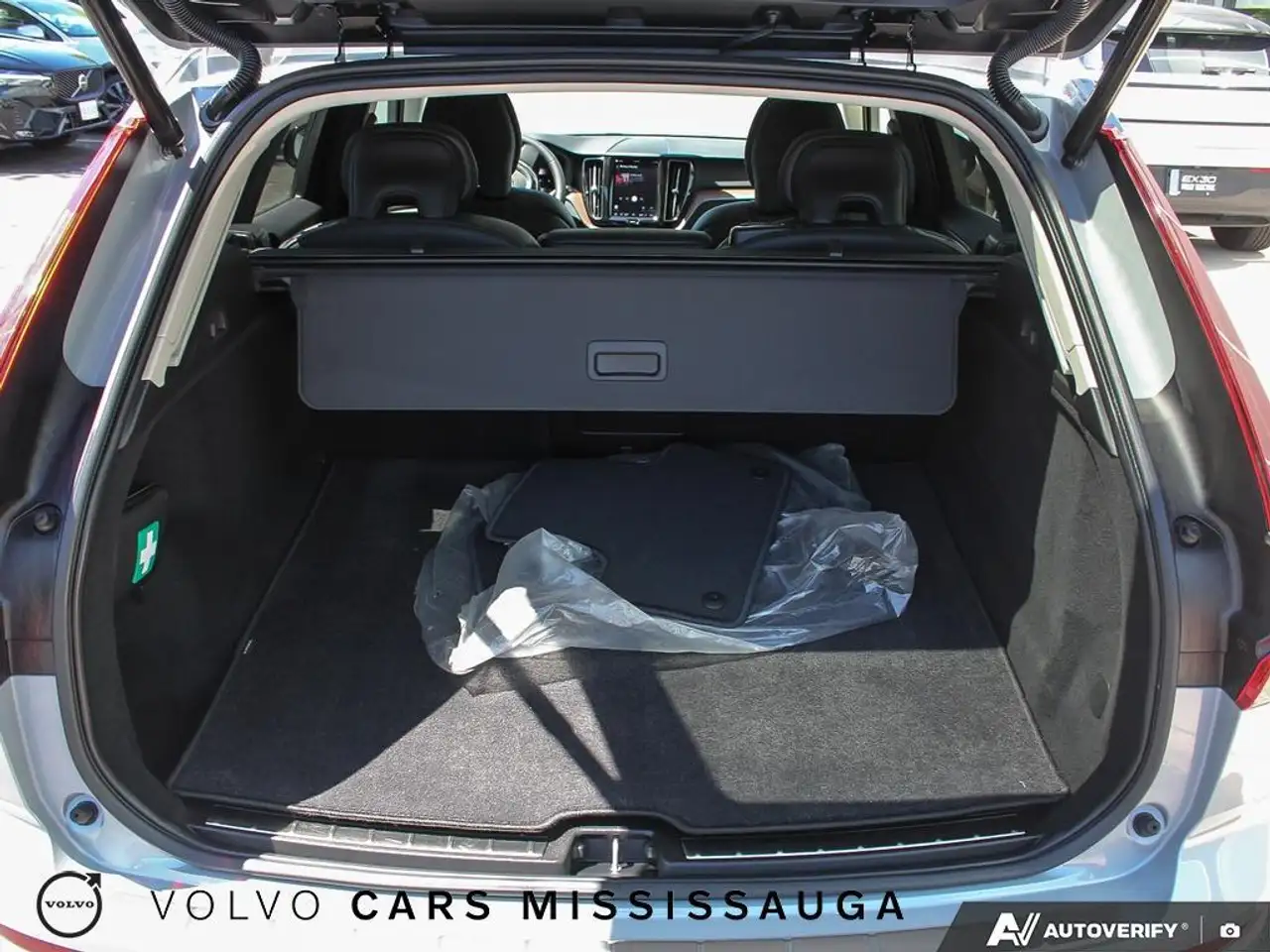 Volvo XC60 снимка Volvo XC60