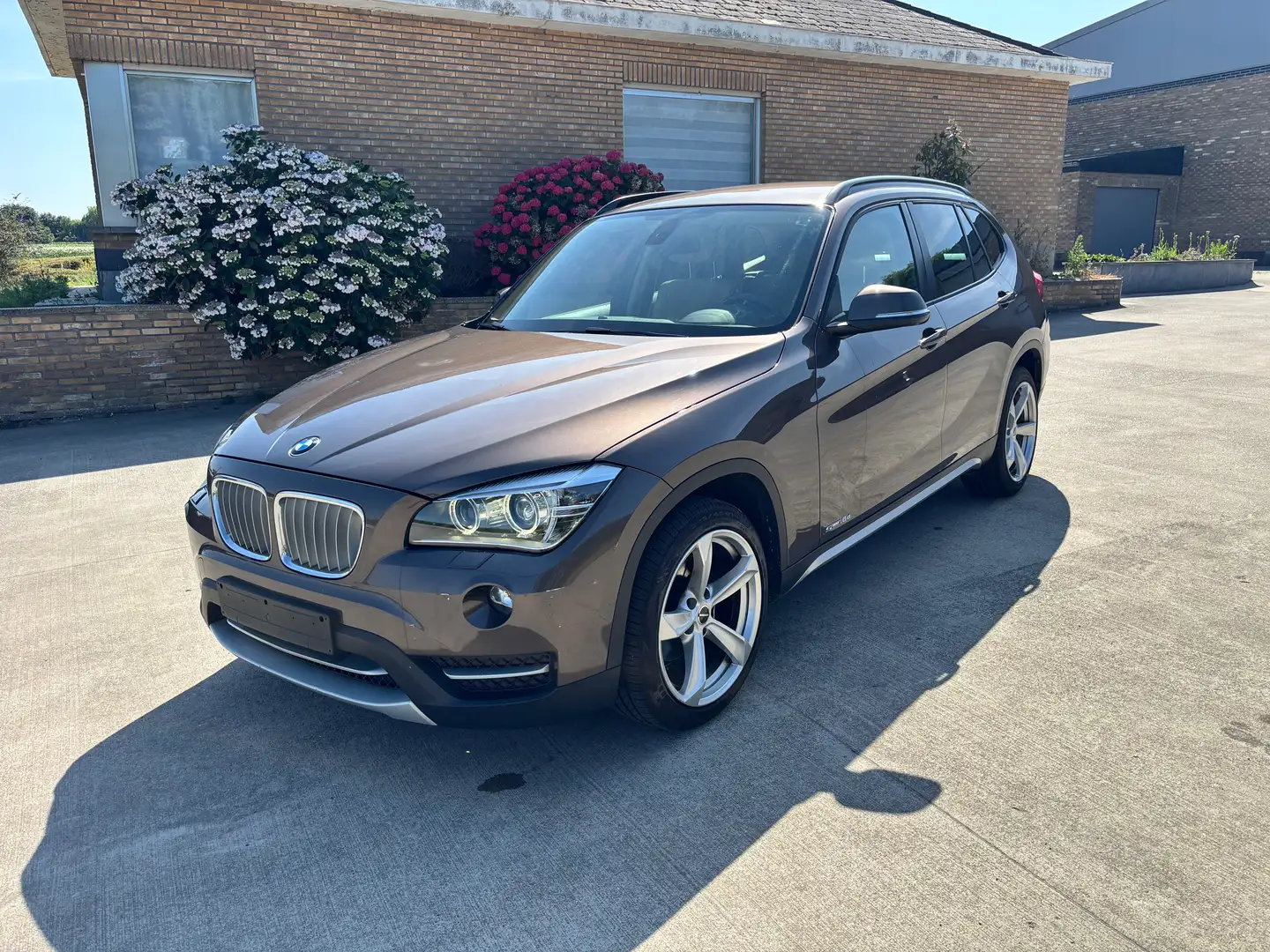 BMW X1 2.0 d sDrive16 Brun - 2