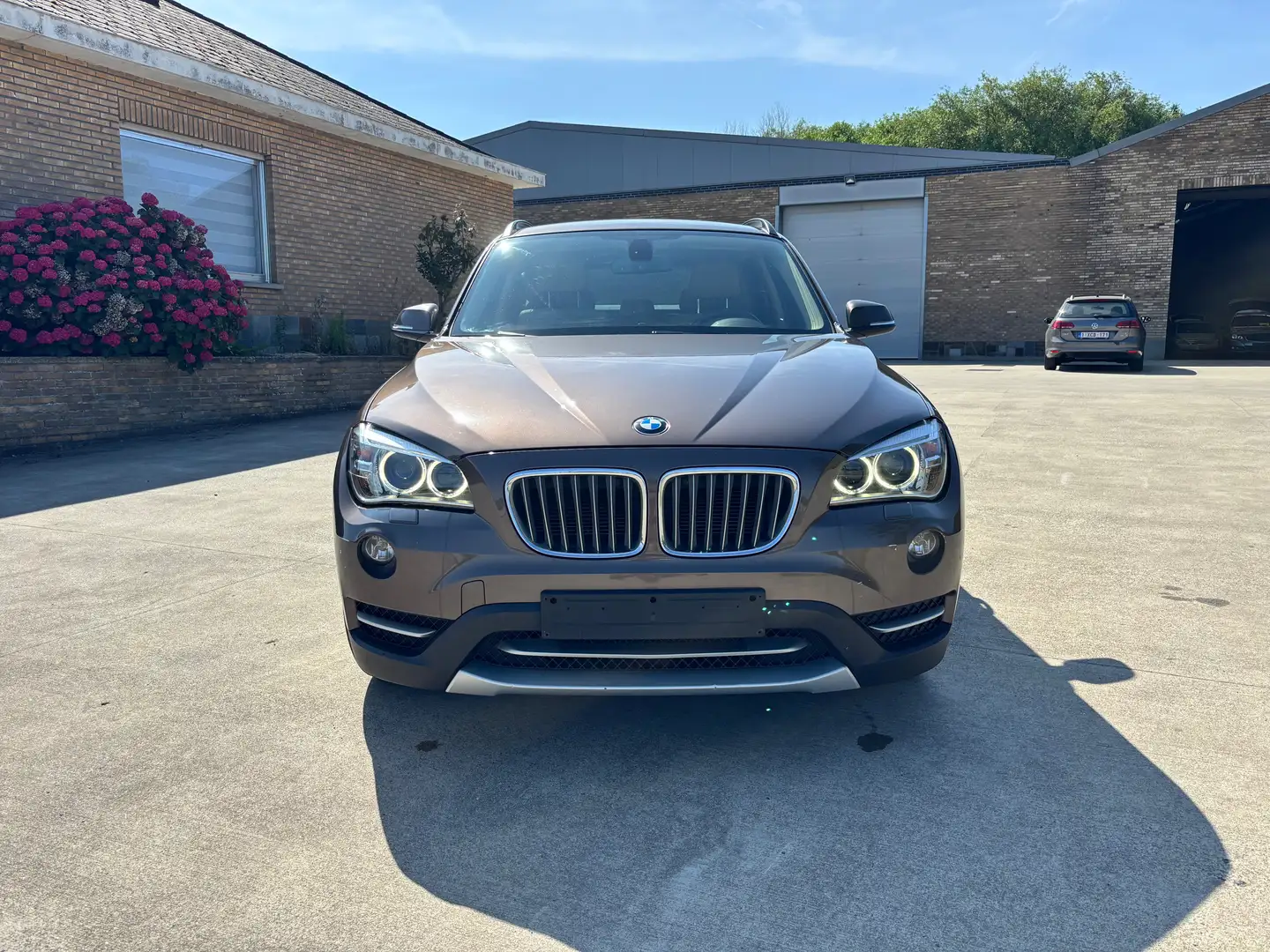 BMW X1 2.0 d sDrive16 Brun - 1
