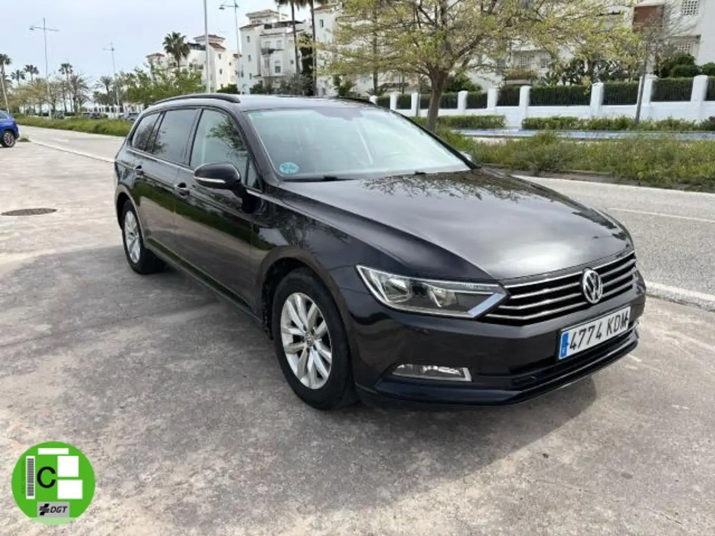 Volkswagen Passat Variant 1.6TDI Edition 88kW Zwart - 1